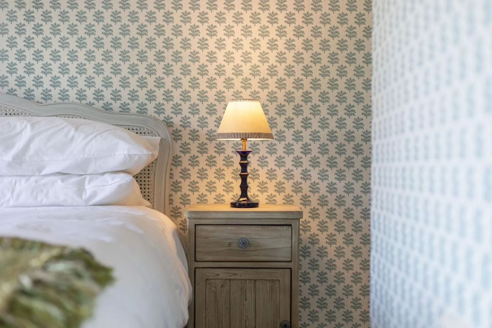 Bed in The Five Arrows Hotel