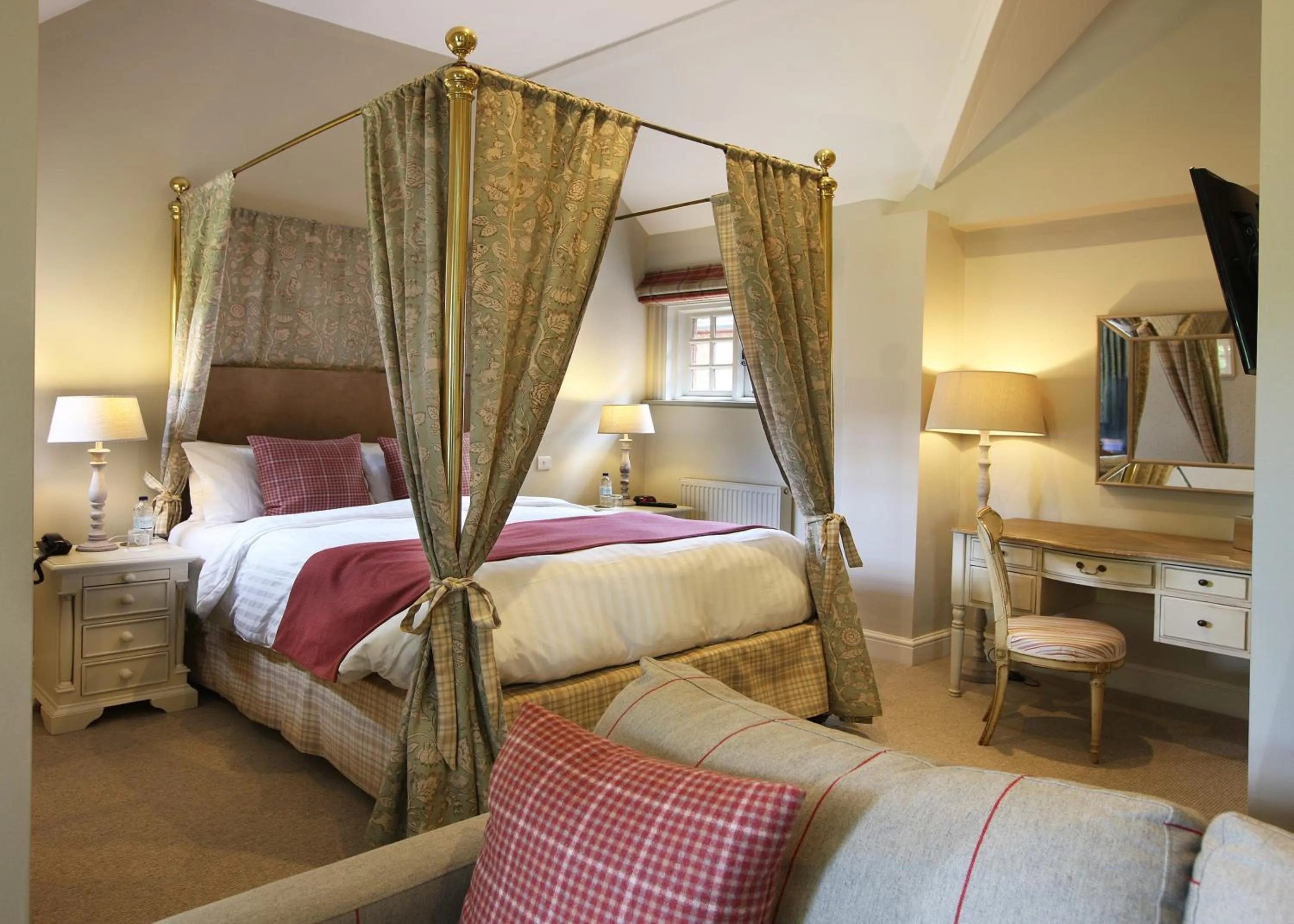 Bedroom, Bed in The Five Arrows Hotel