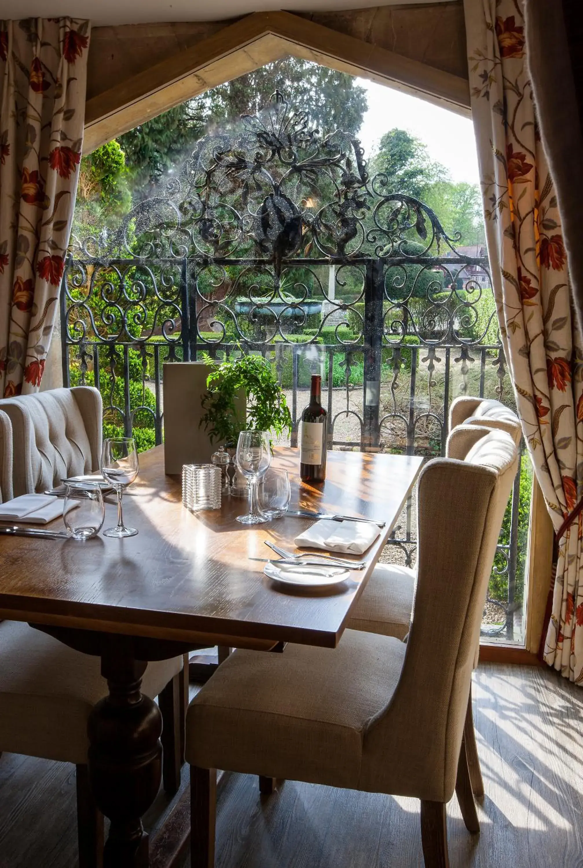 Restaurant/places to eat in The Five Arrows Hotel Restaurant/places to eat in The Five Arrows Hotel