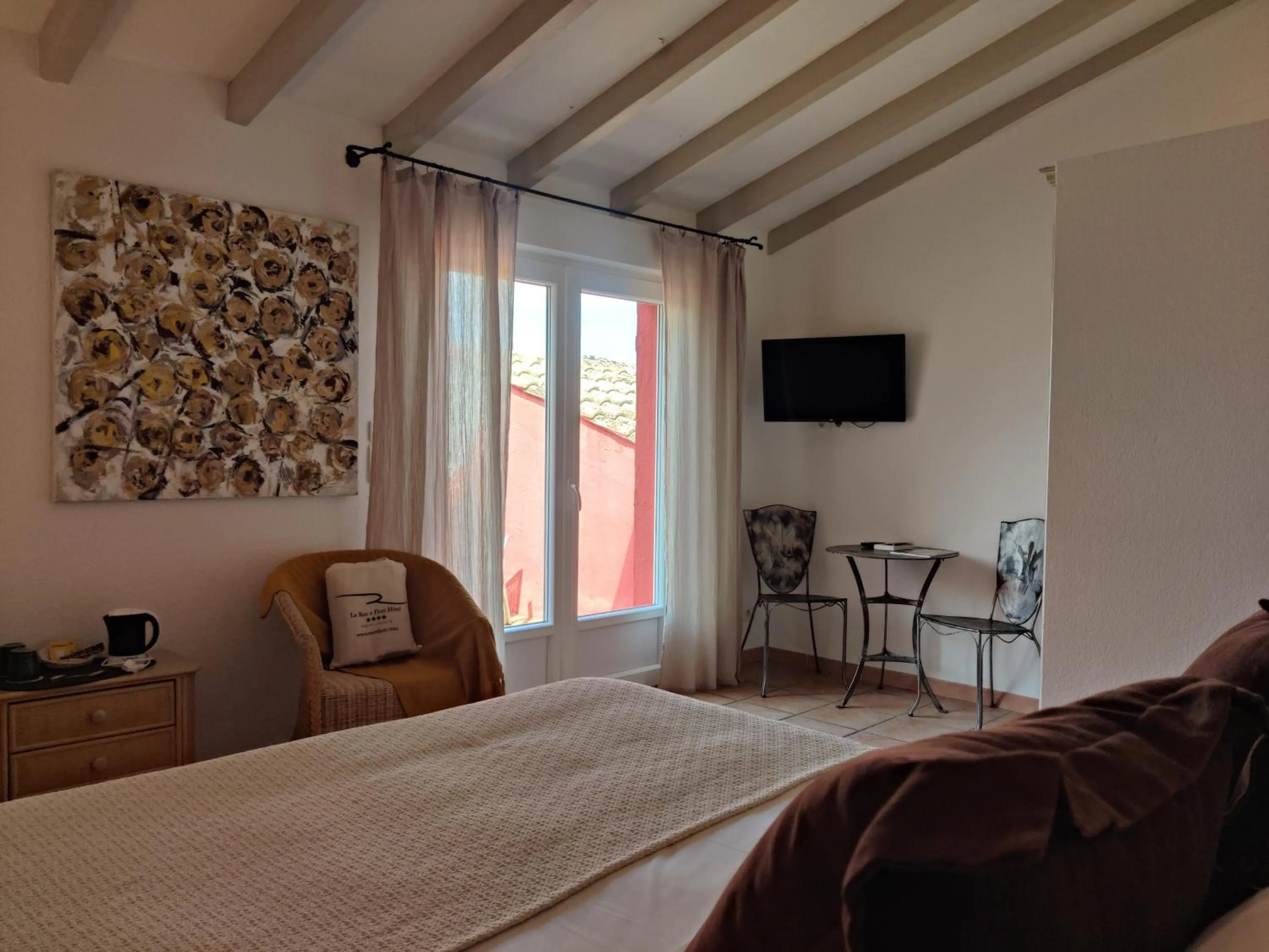 Photo of the whole room, Bed in Le Roc E Fiori Hotel - Teritoria