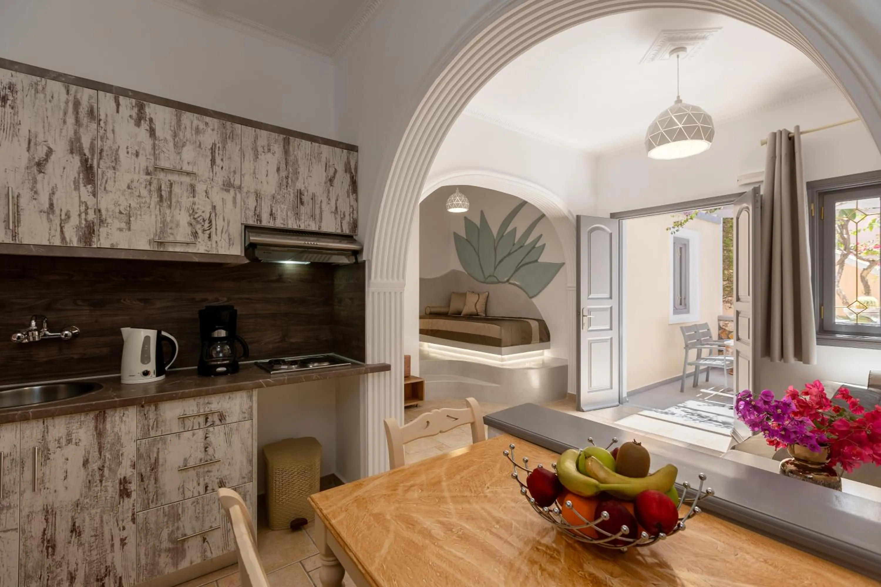 Kitchen or kitchenette in Polydefkis Hotel