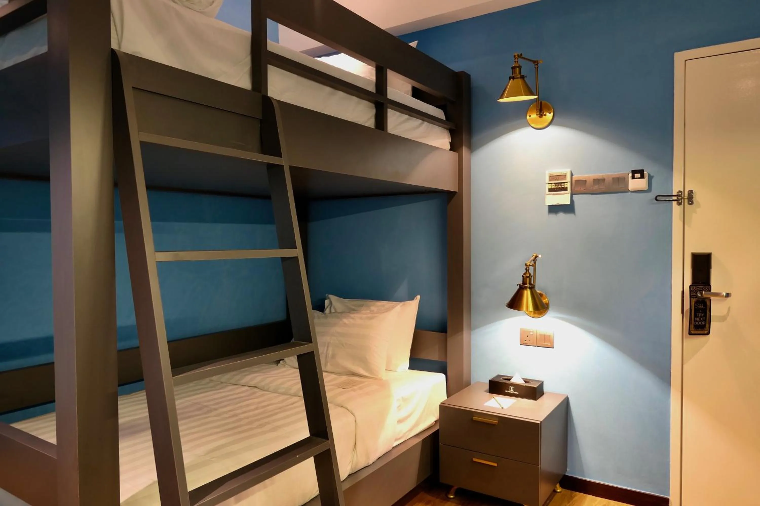 bunk bed in Le Embassy Hotel Georgetown