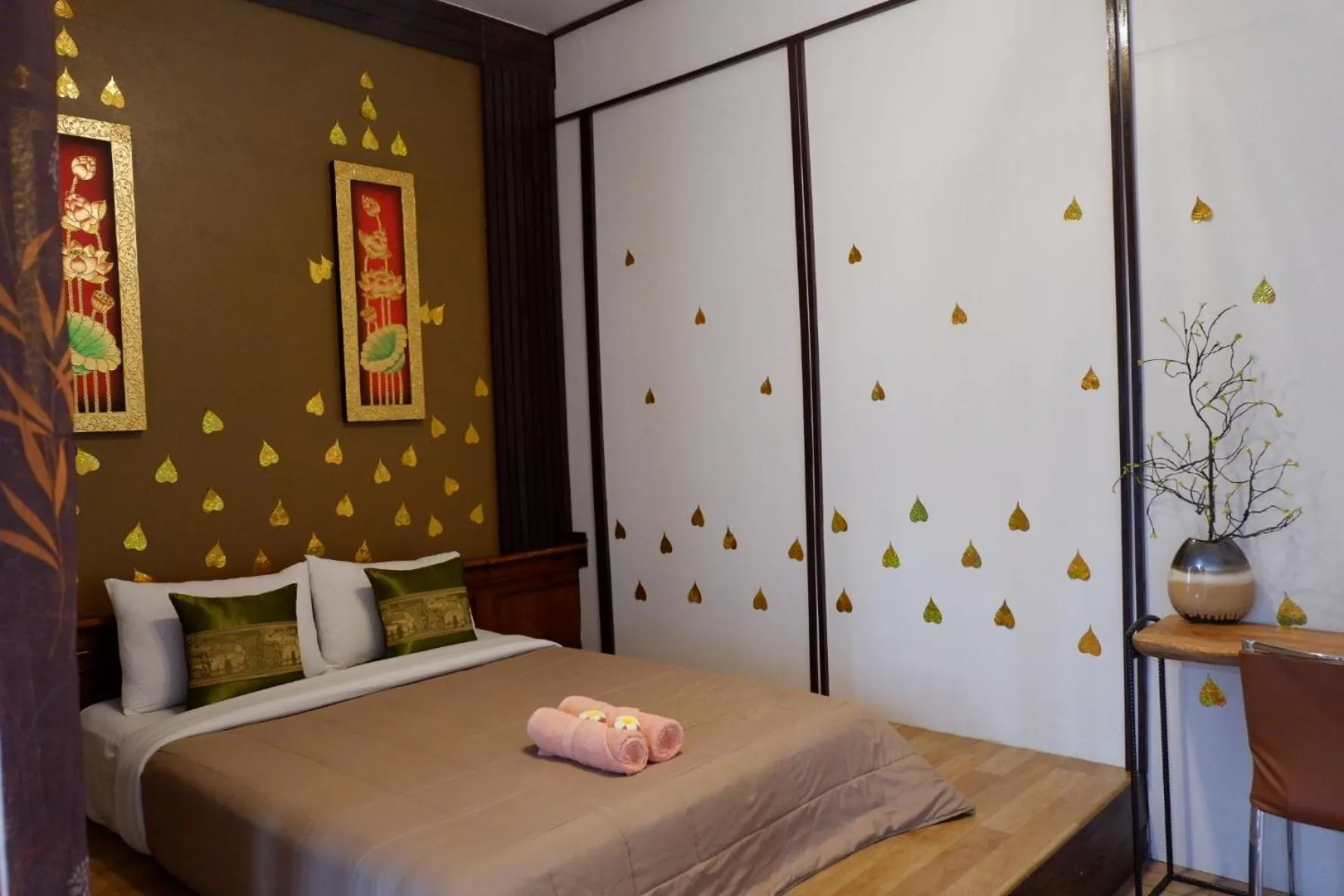 Bed in The Park Ayutthaya Resort And Spa