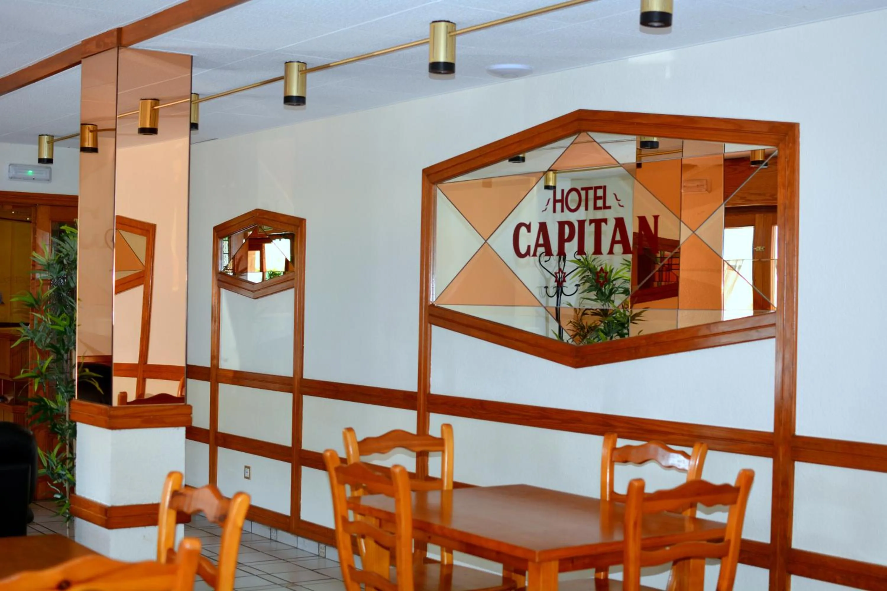 Communal lounge/ TV room in Hotel Capitán