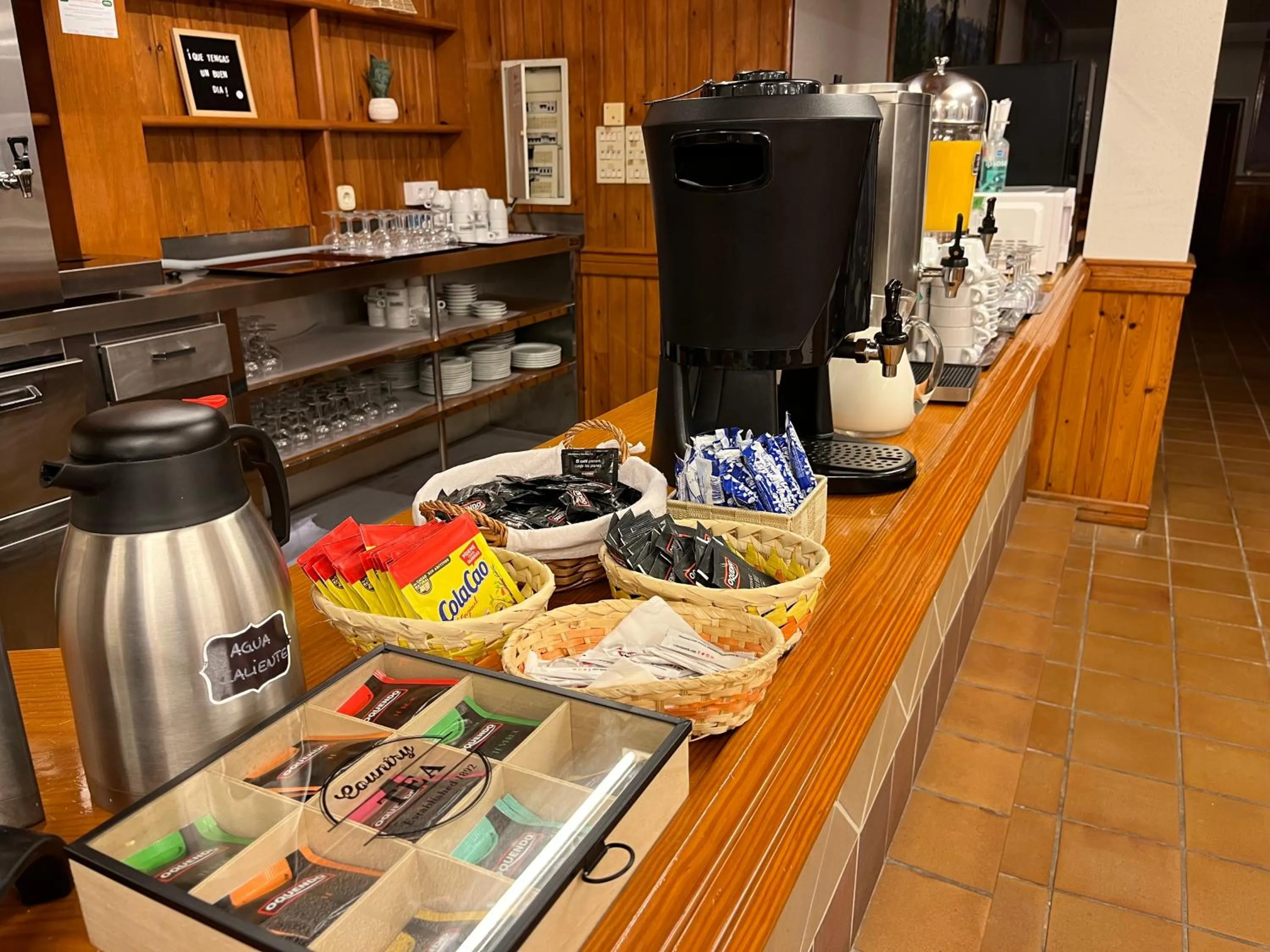 Buffet breakfast in Hotel Capitán