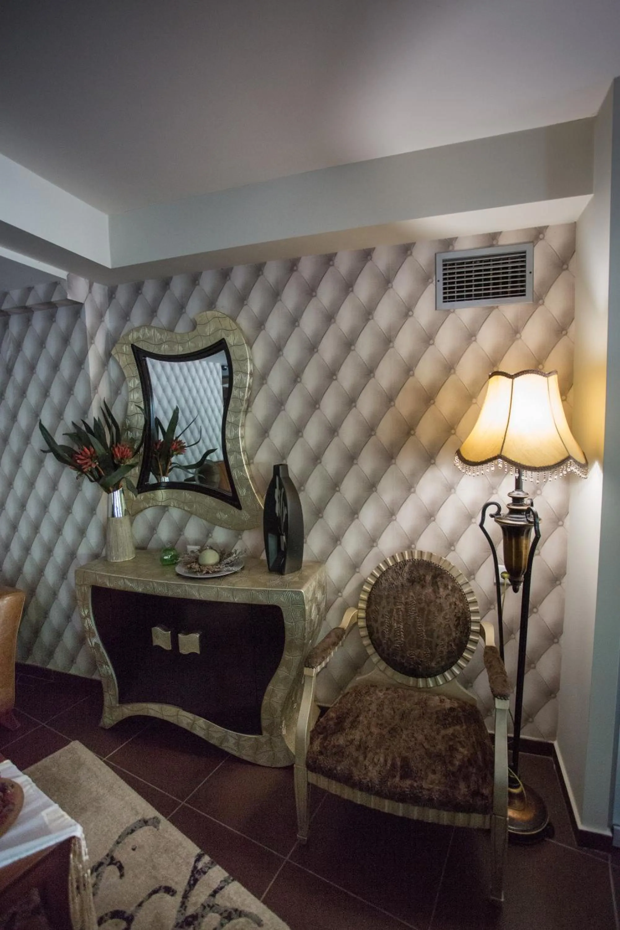 Bedroom, Bed in Delfini Hotel