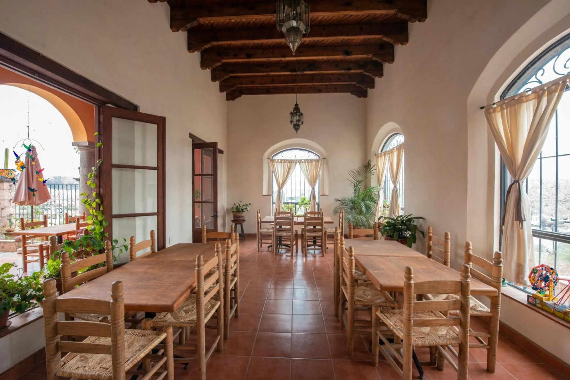 Restaurant/places to eat in Hotel Camino Antiguo