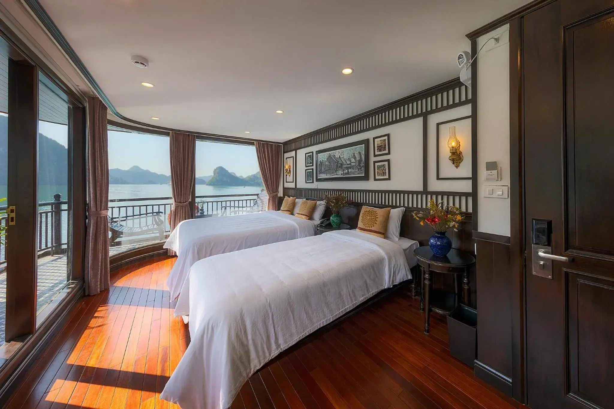 Sena Terrace Suite Triple in Sena Cruises - Wonder On Lan Ha Bay Sena Terrace Suite Triple in Sena Cruises - Wonder On Lan Ha Bay