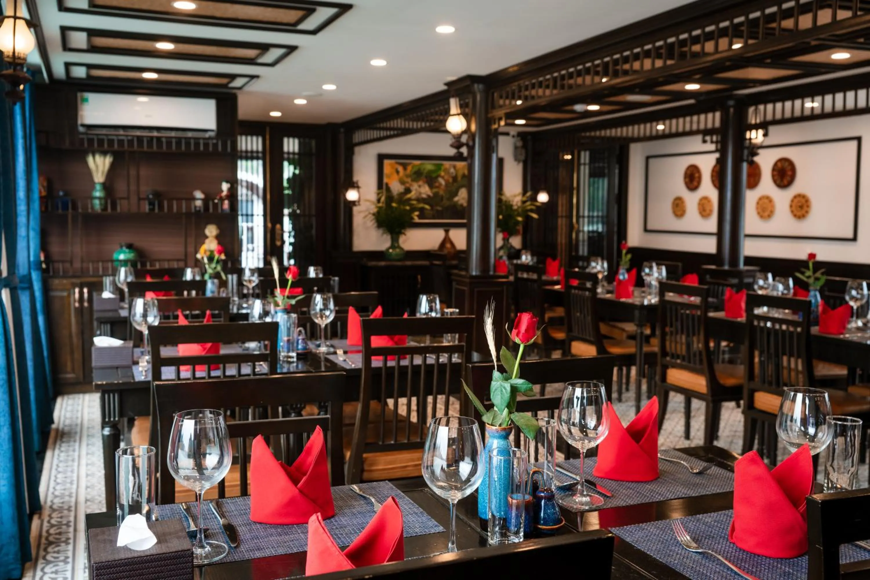 Restaurant/places to eat in Sena Cruises - Wonder On Lan Ha Bay