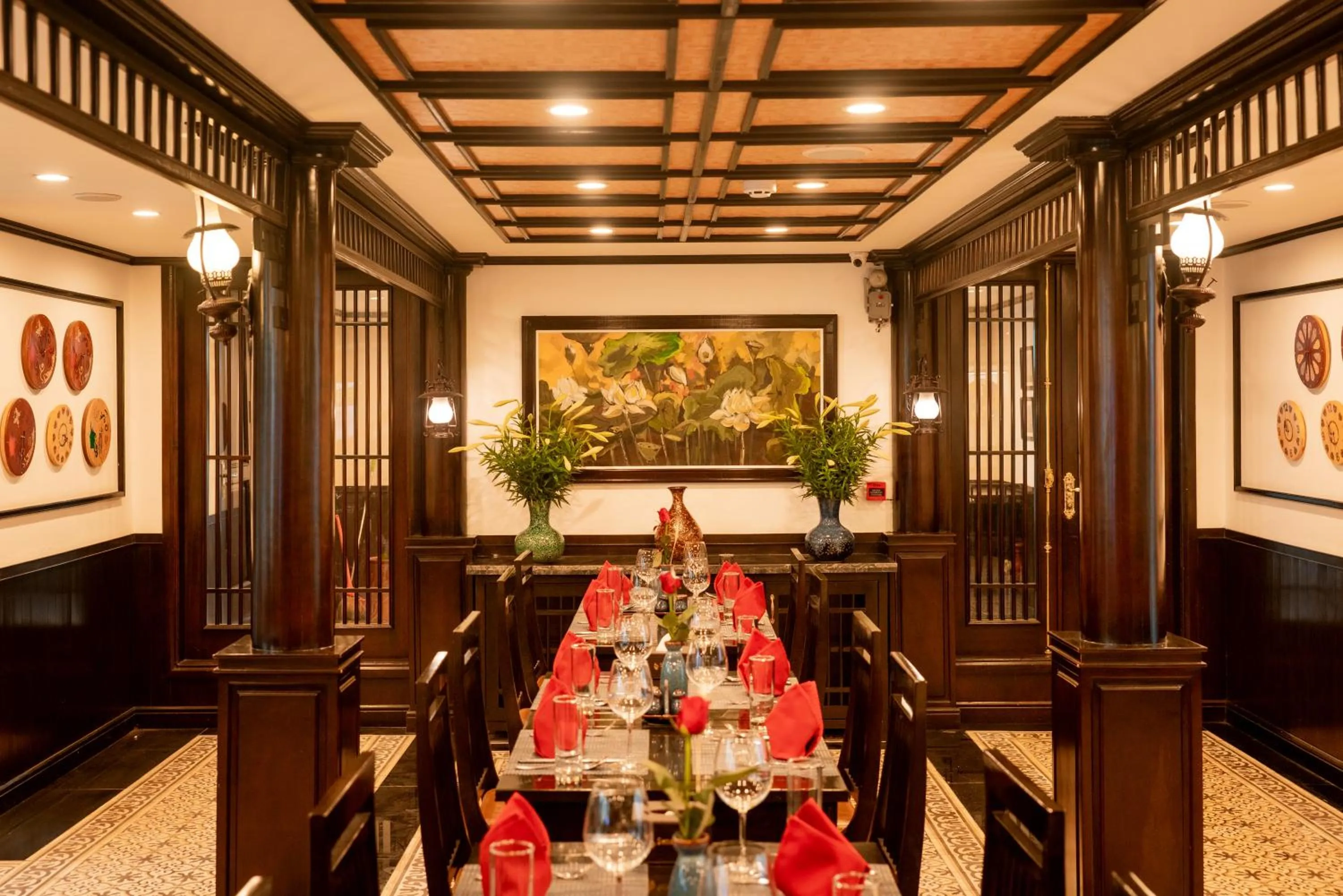 Restaurant/places to eat in Sena Cruises - Wonder On Lan Ha Bay