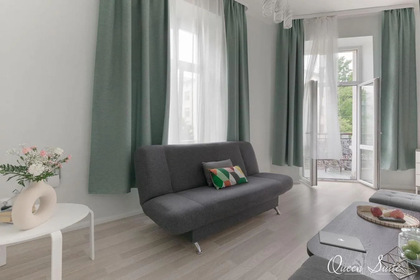 Communal lounge/ TV room in Platinum Suites