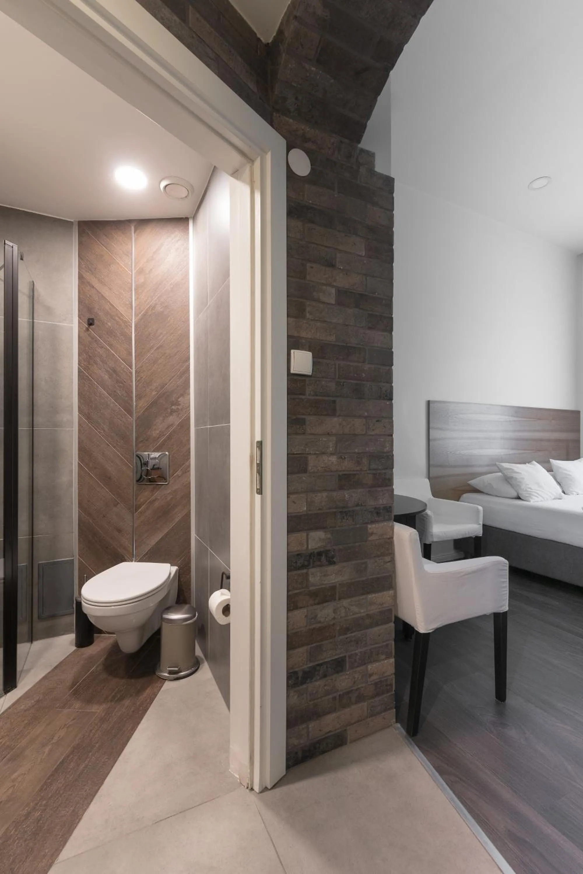 Shower in Platinum Suites