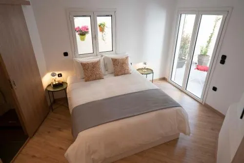 Modern 2bed 2bath loft in Acropolis area