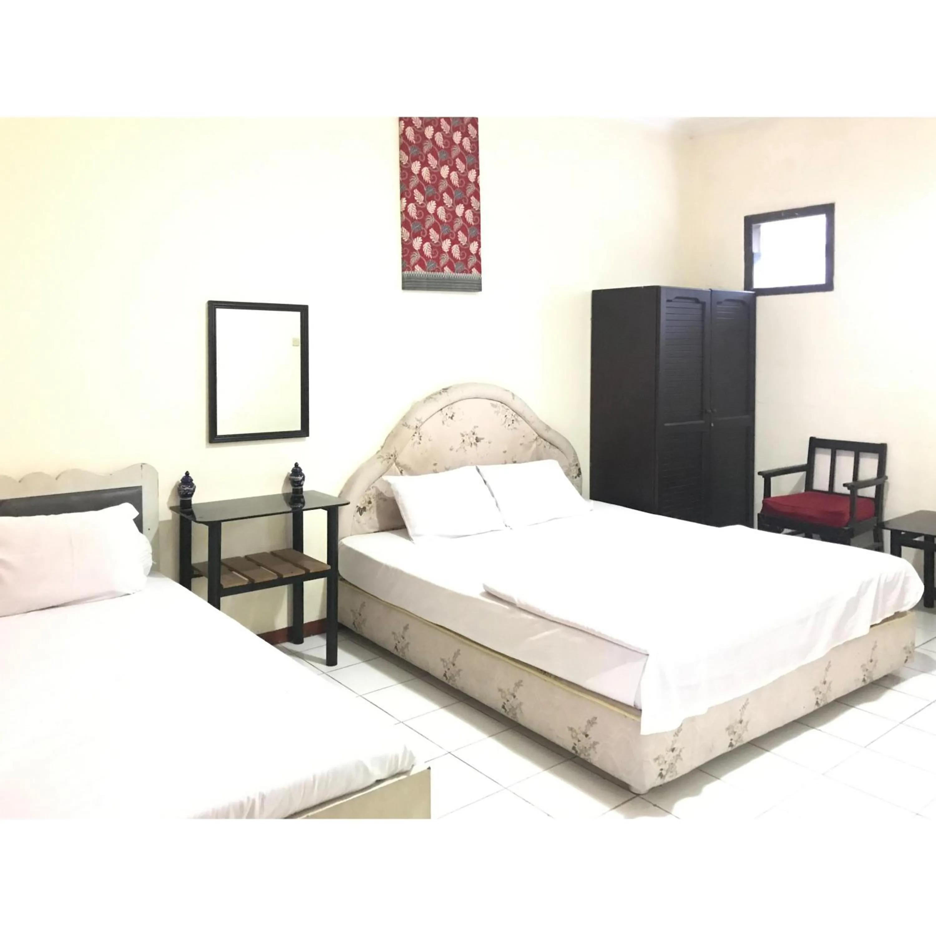 Bedroom, Bed in Hotel Lie Mas Prigen Pasuruan Mitra RedDoorz