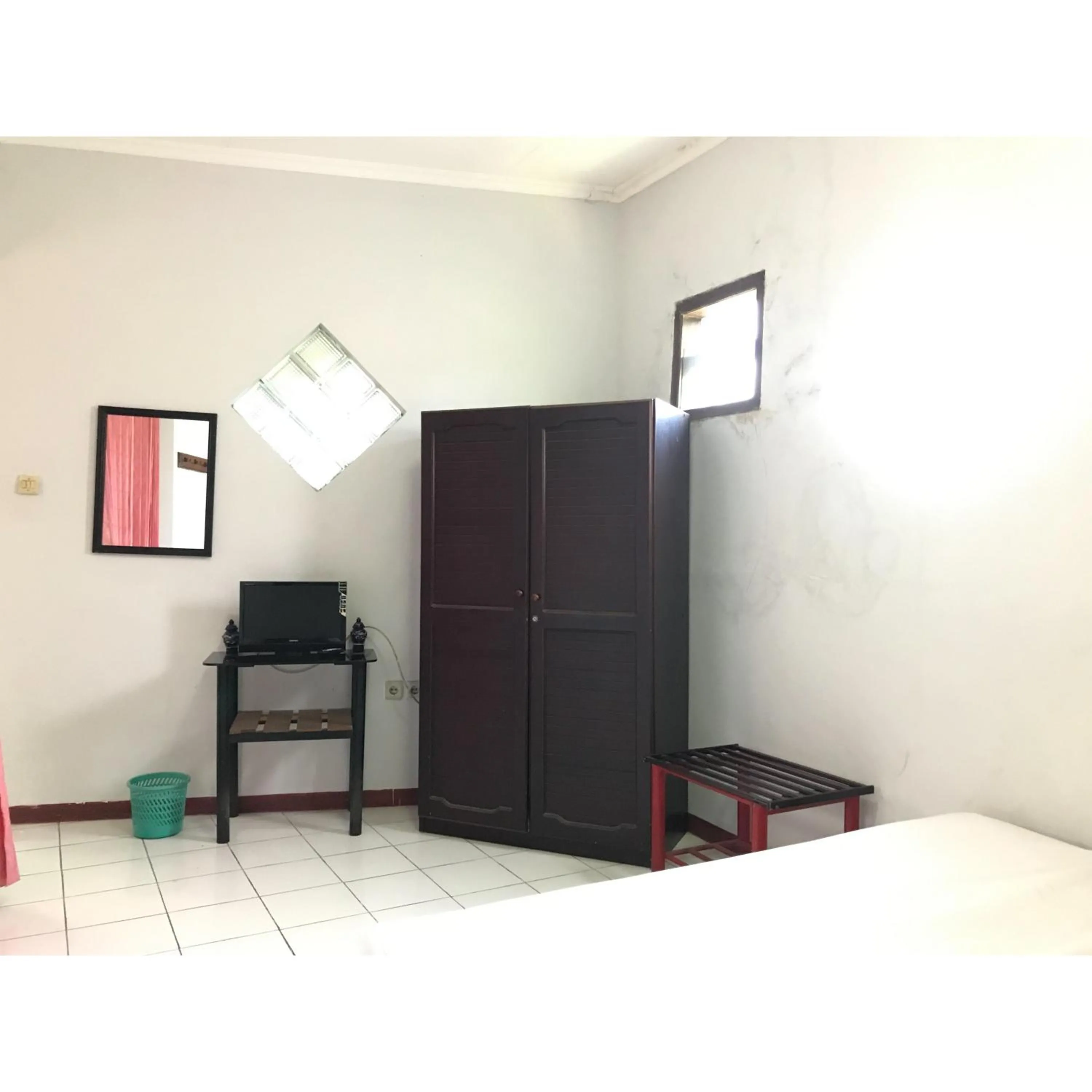 Bedroom in Hotel Lie Mas Prigen Pasuruan Mitra RedDoorz