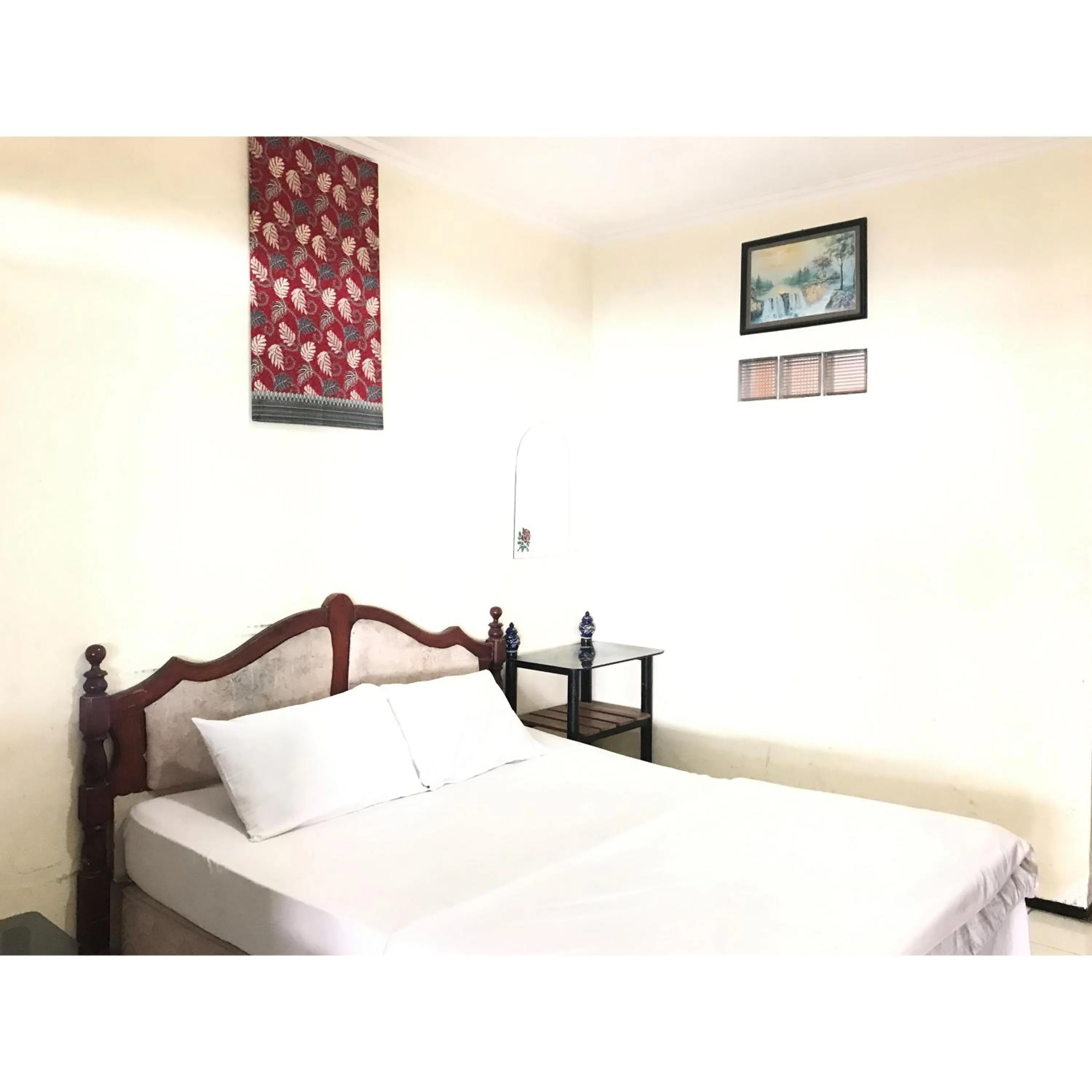 Bedroom, Bed in Hotel Lie Mas Prigen Pasuruan Mitra RedDoorz