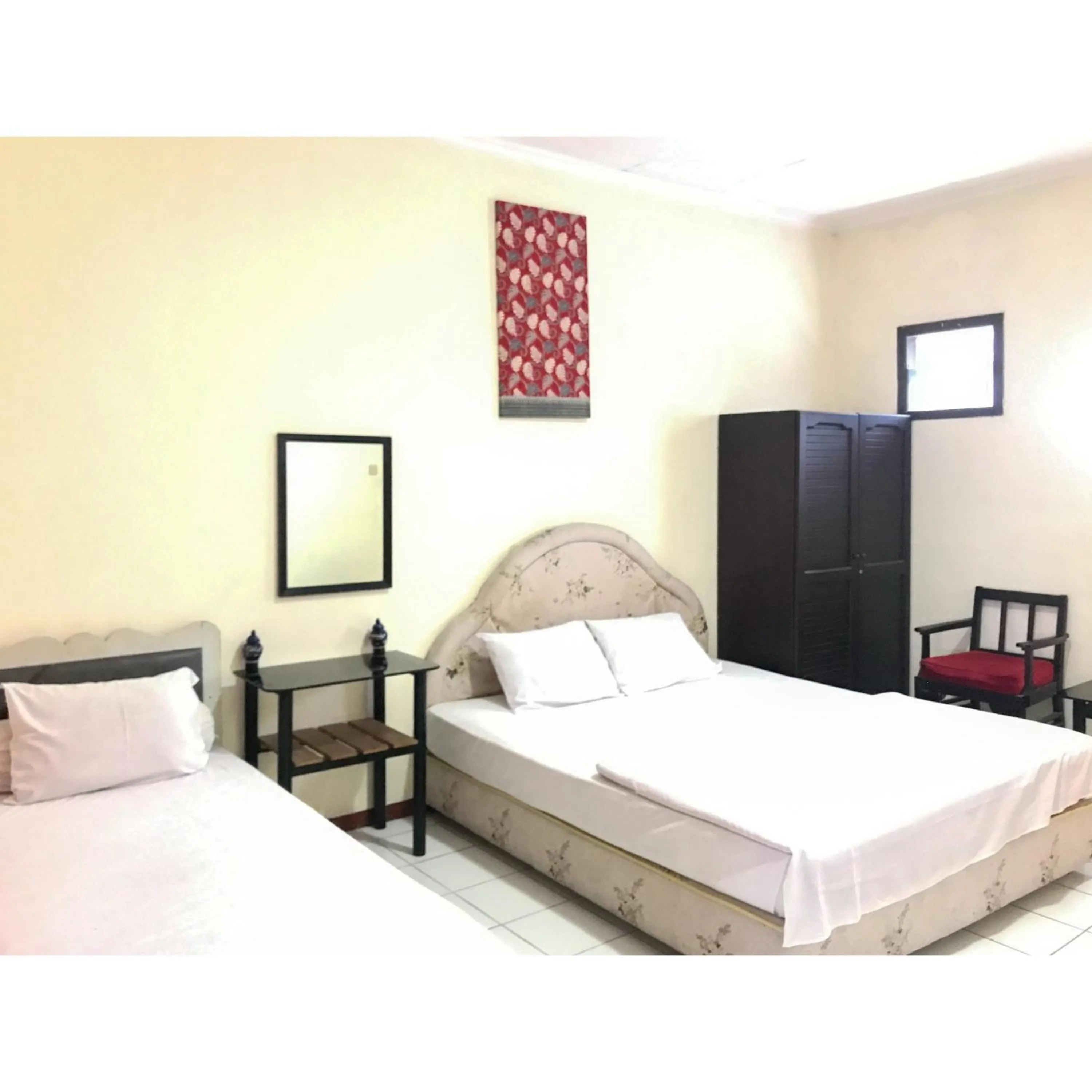 Bedroom, Bed in Hotel Lie Mas Prigen Pasuruan Mitra RedDoorz