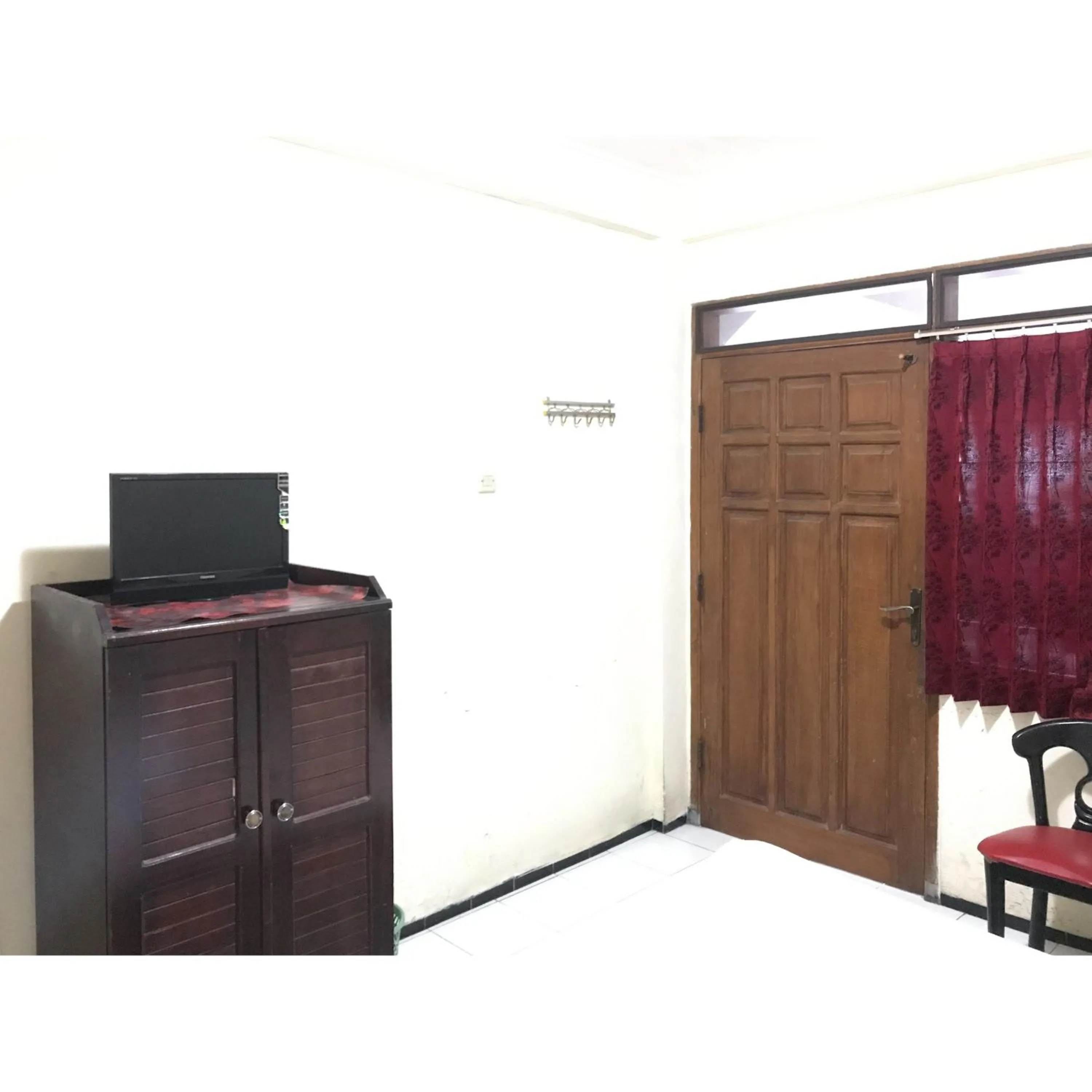 Bedroom in Hotel Lie Mas Prigen Pasuruan Mitra RedDoorz