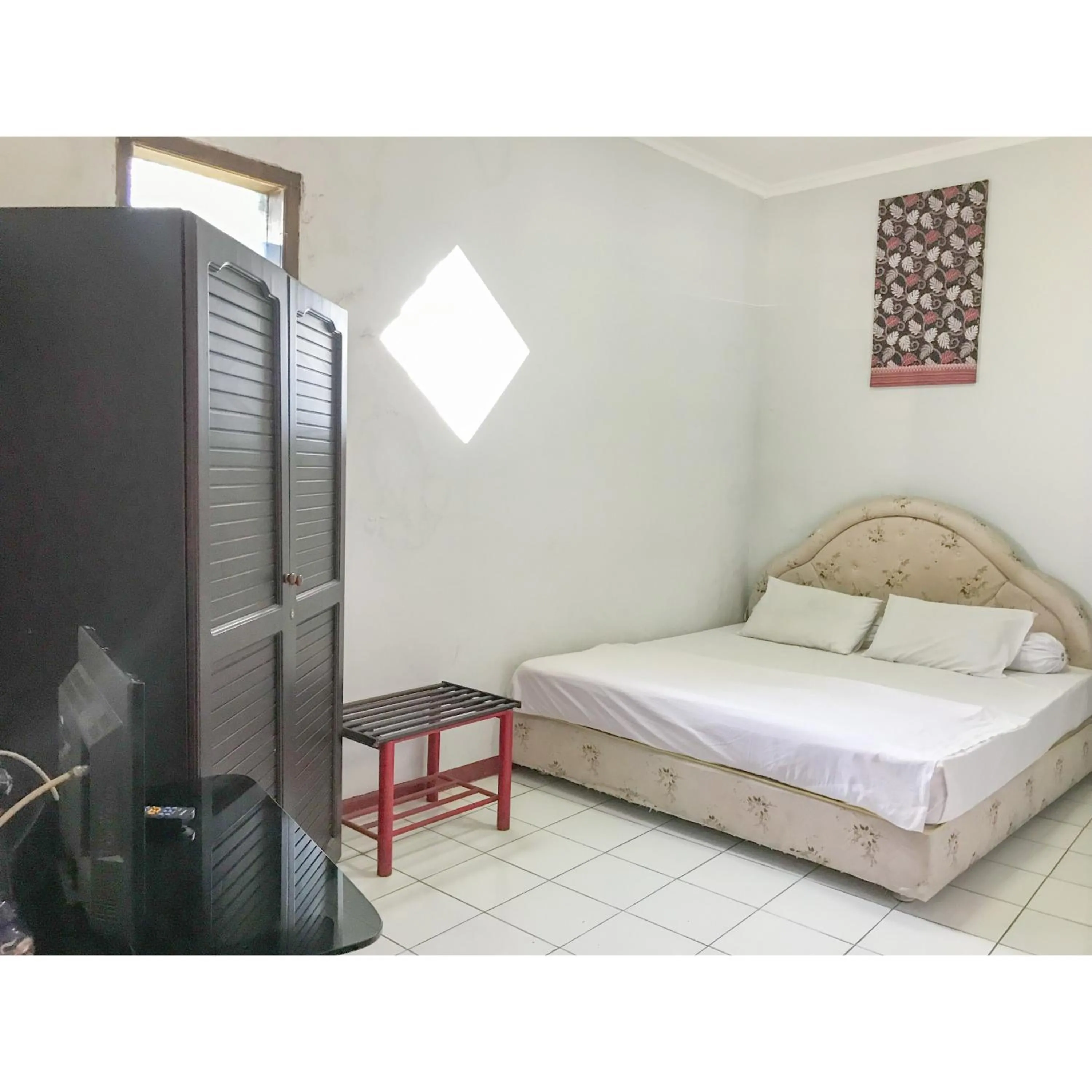 Bedroom, Bed in Hotel Lie Mas Prigen Pasuruan Mitra RedDoorz