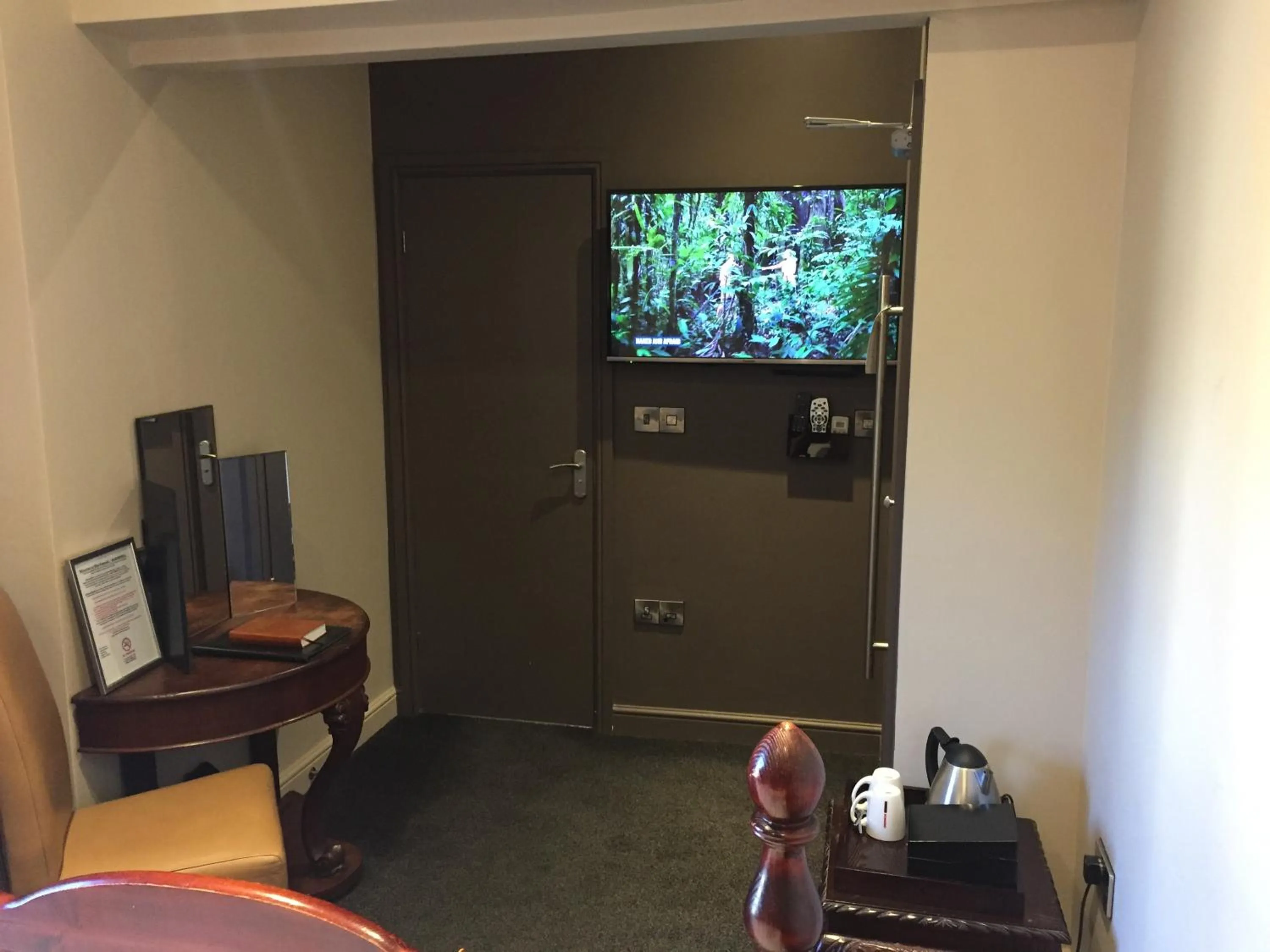 Bedroom in The Peacock