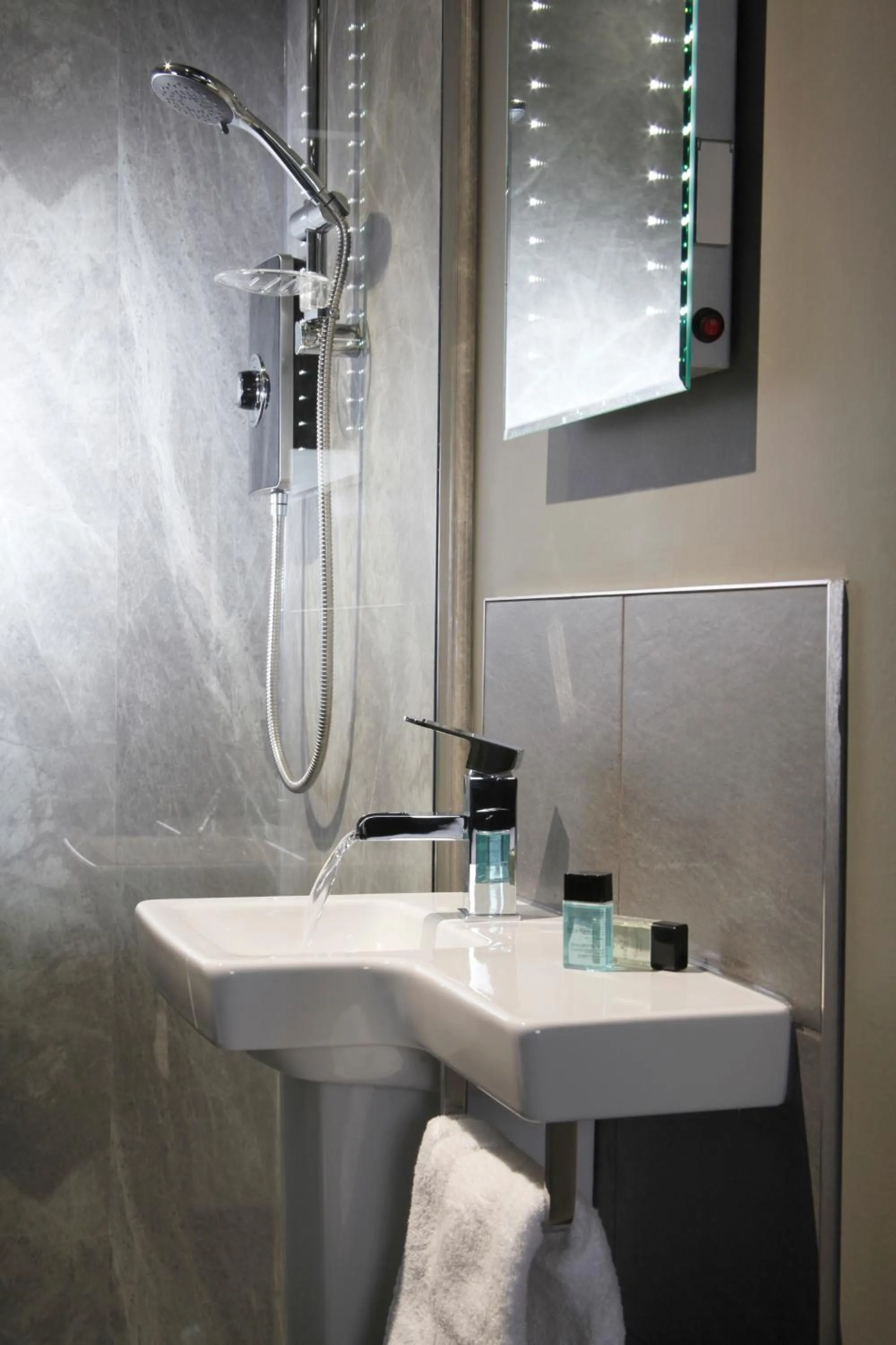 Bathroom in The Peacock