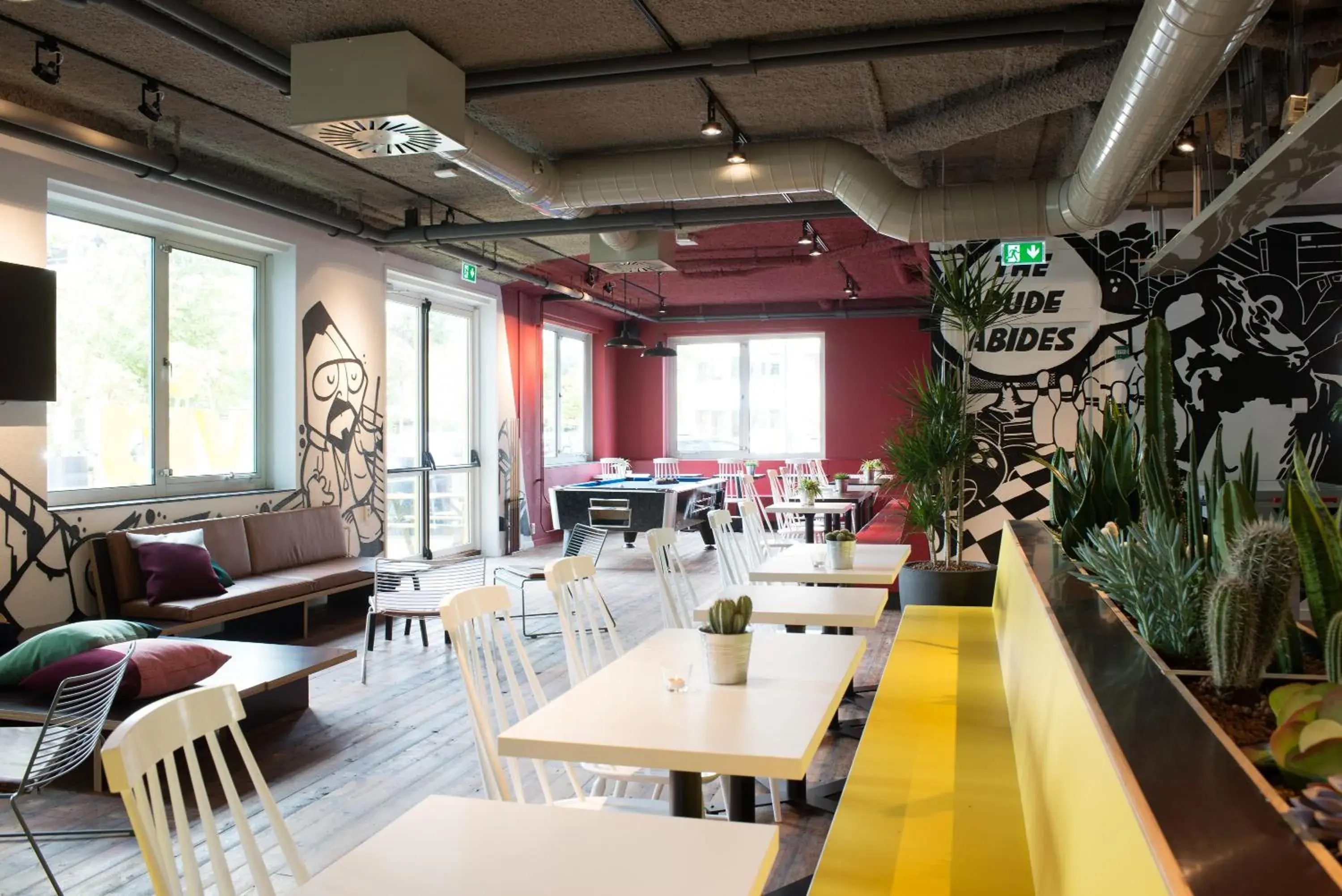 Restaurant/places to eat in Via Suites Restaurant/places to eat in Via Suites