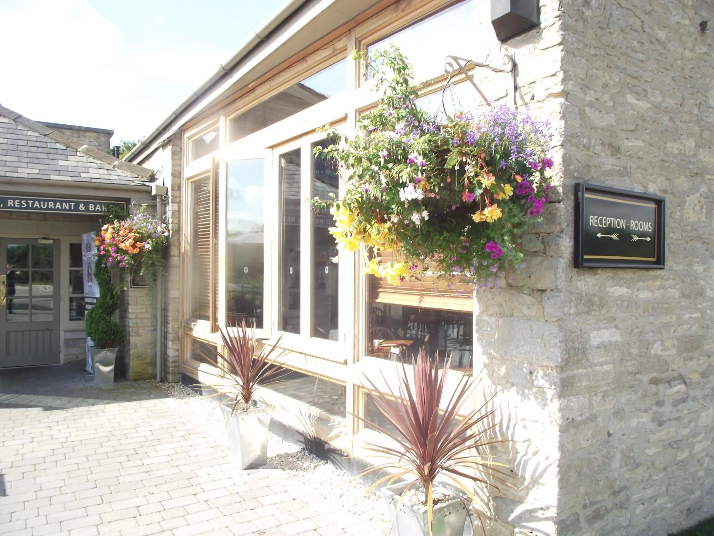 Balcony/Terrace in Sturdy`s Castle - Historic Coaching Inn near Blenheim Palace, Oxfordshire