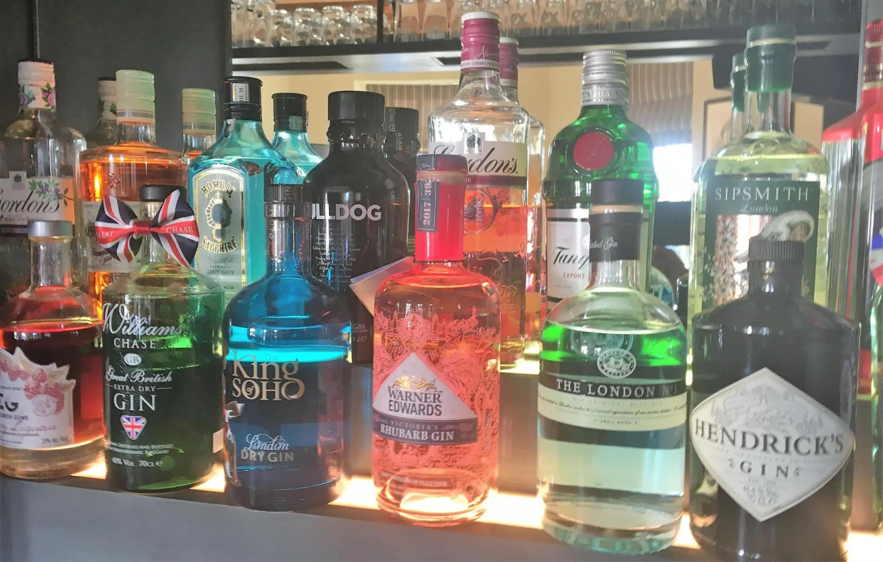 Lounge or bar in Sturdy`s Castle - Historic Coaching Inn near Blenheim Palace, Oxfordshire Lounge or bar in Sturdy`s Castle - Historic Coaching Inn near Blenheim Palace, Oxfordshire