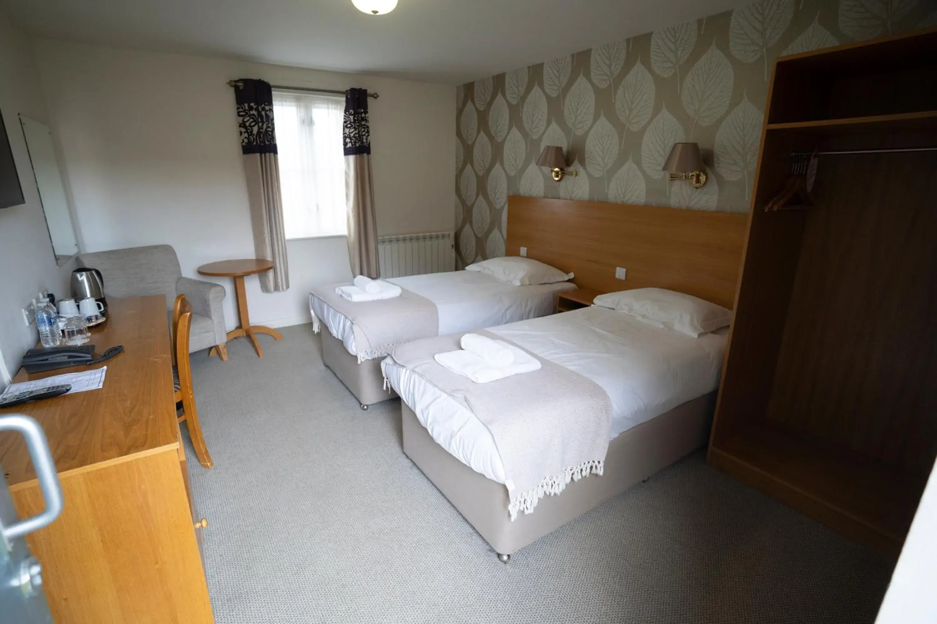 Bed in Sturdy`s Castle - Historic Coaching Inn near Blenheim Palace, Oxfordshire Bed in Sturdy`s Castle - Historic Coaching Inn near Blenheim Palace, Oxfordshire