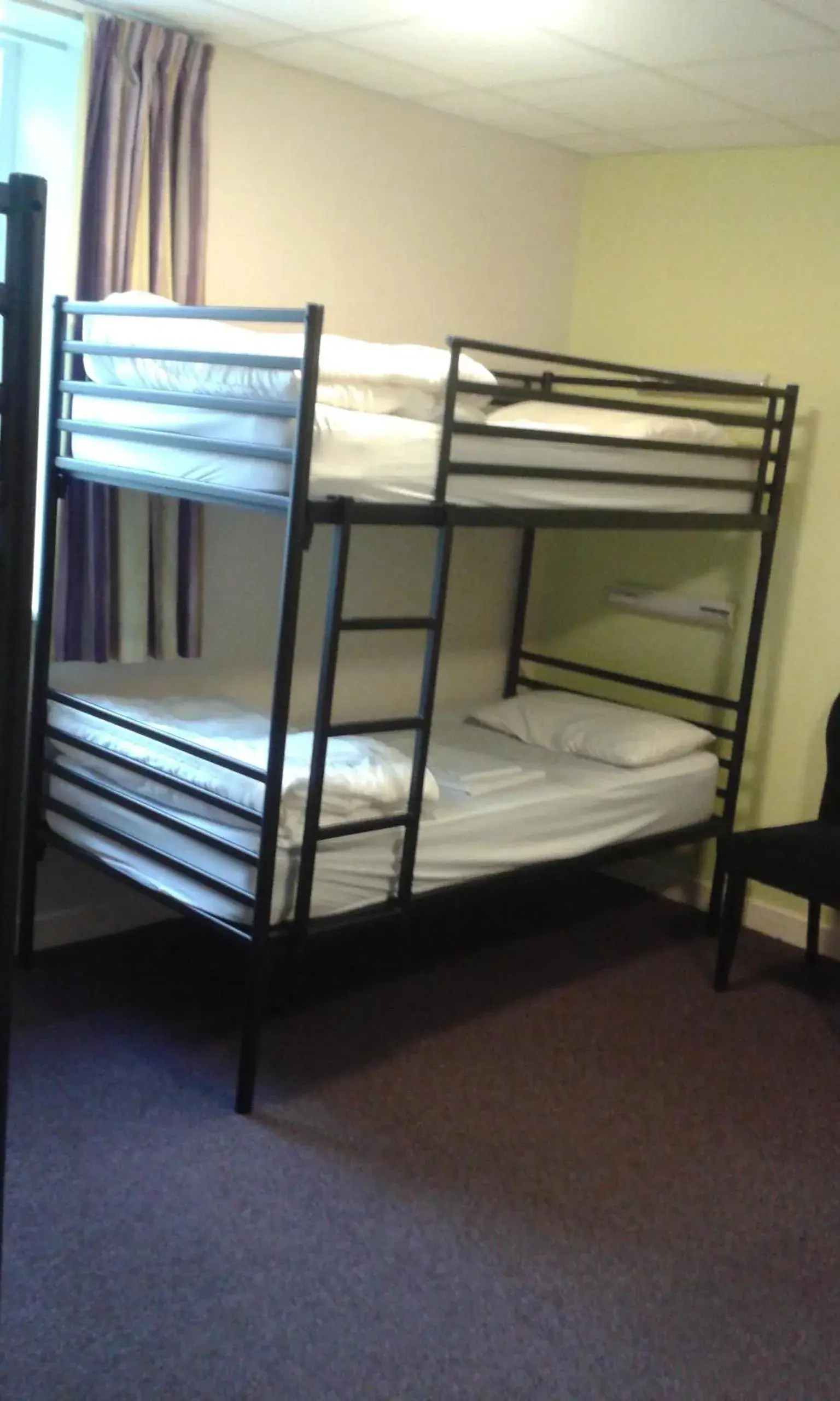 Bunk Bed in Male Dormitory Room in YHA Alnwick - Partner Bunk Bed in Male Dormitory Room in YHA Alnwick - Partner