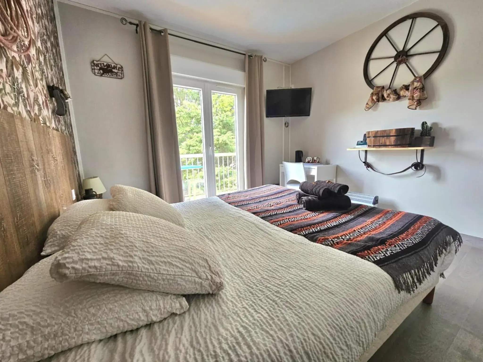 Standard Double Room in Logis Hôtel Restaurant L'Escapade Standard Double Room in Logis Hôtel Restaurant L'Escapade