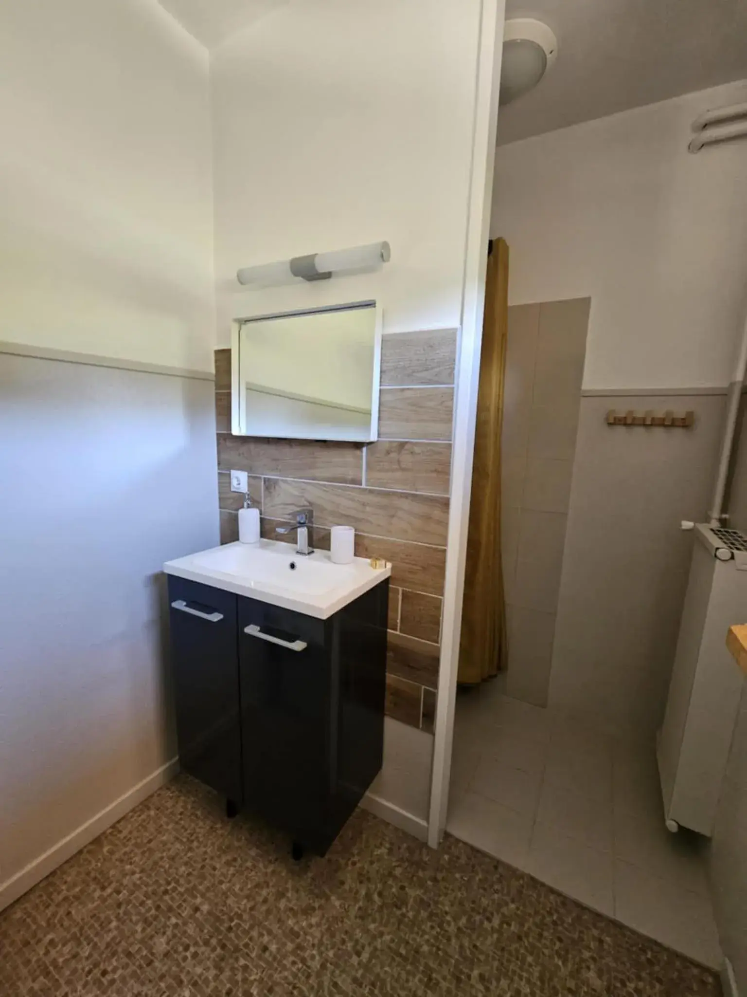 King Room in Logis Hôtel Restaurant L'Escapade King Room in Logis Hôtel Restaurant L'Escapade