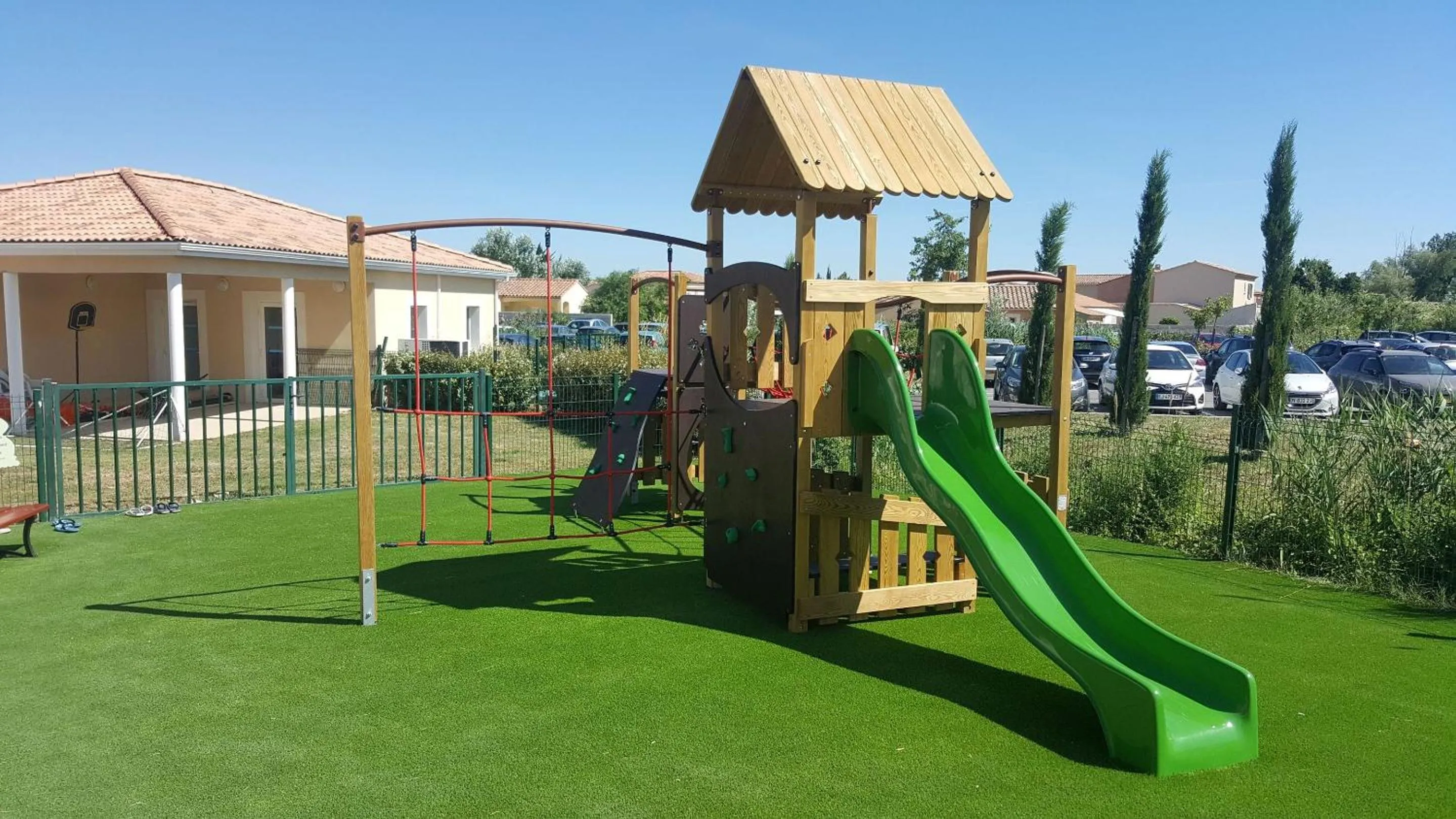 Children play ground in Résidence Odalys Le Mas des Alpilles