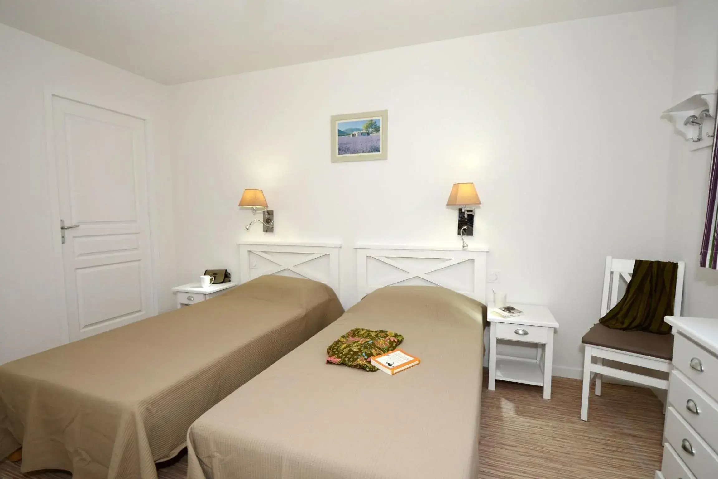 Bedroom in Résidence Odalys Le Mas des Alpilles Bedroom in Résidence Odalys Le Mas des Alpilles