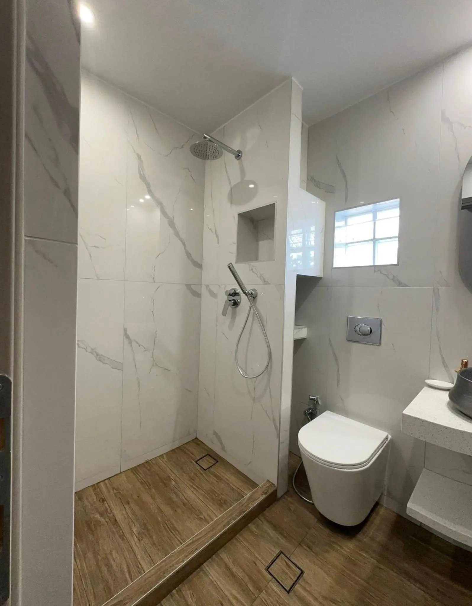 Avres Apartments