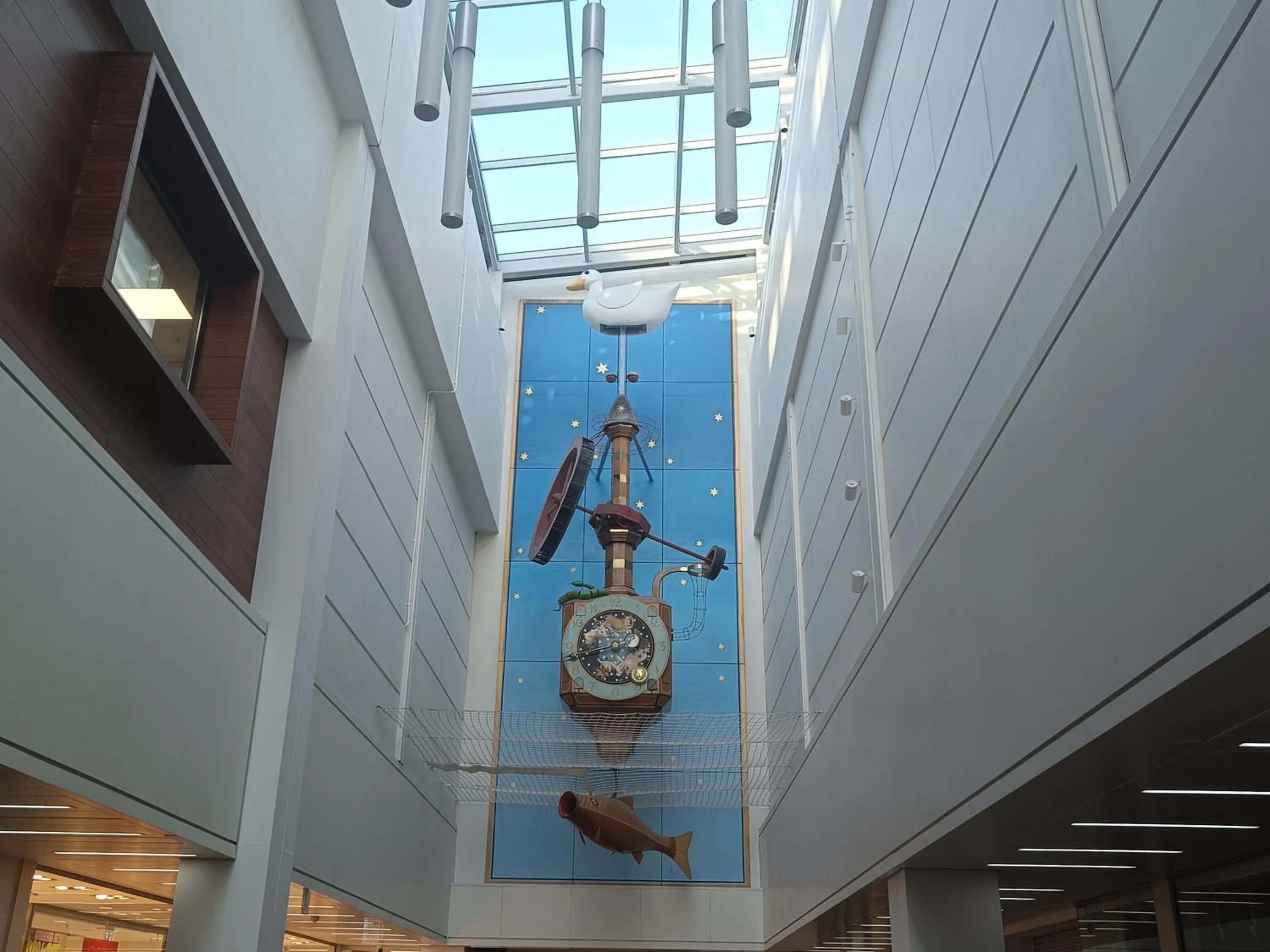 Shopping Area in Rooms on The Prom