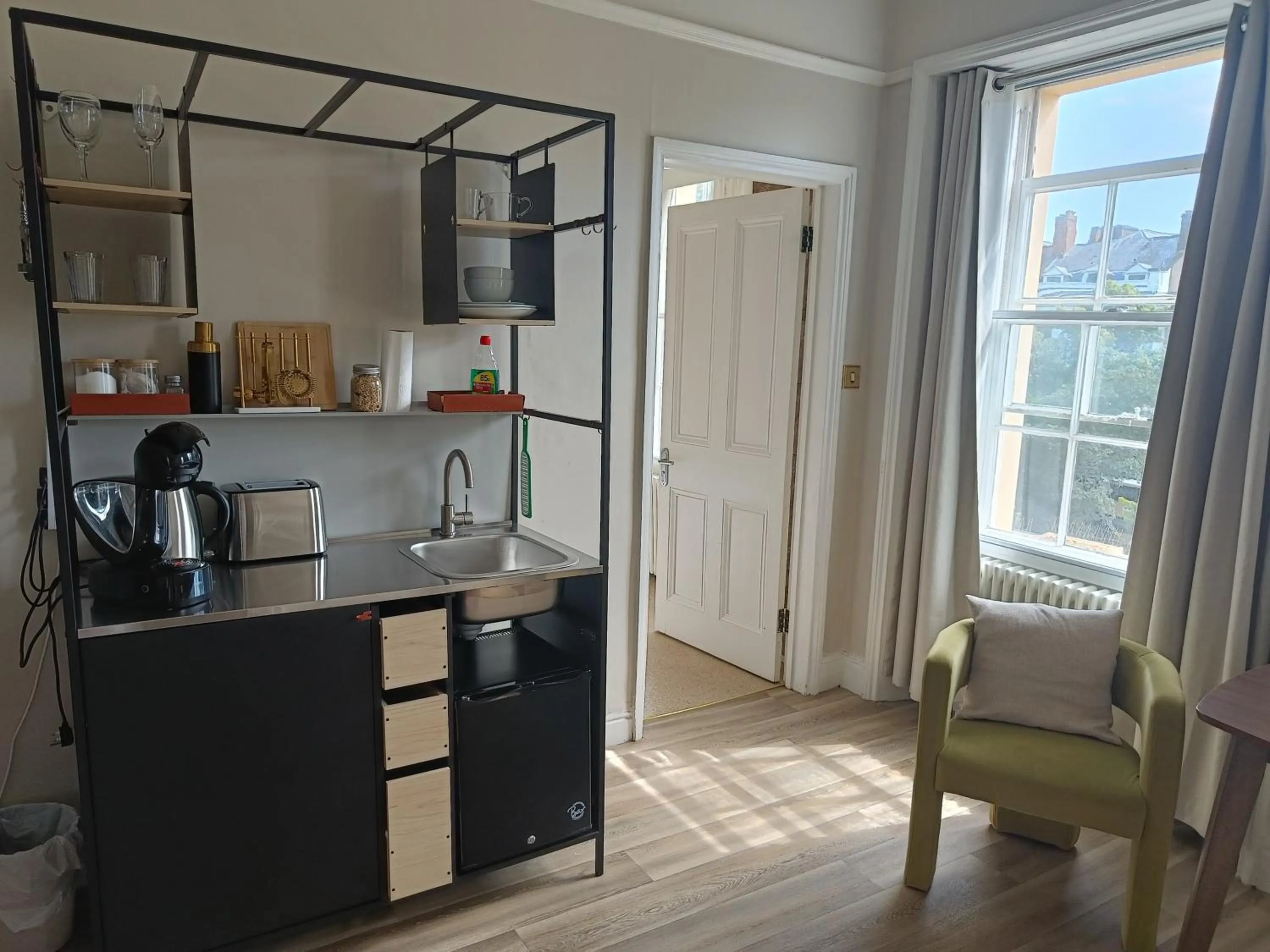 Coffee/tea facilities in Rooms on The Prom