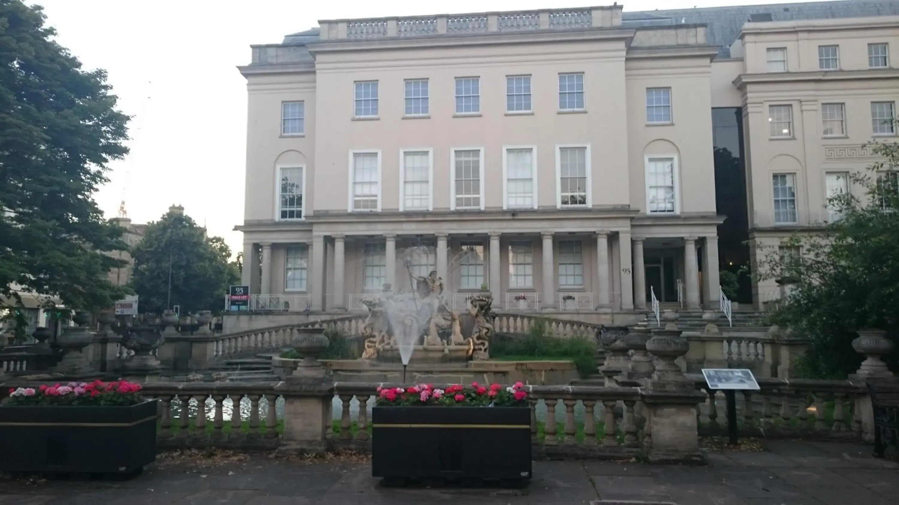 Property building in Rooms on The Prom Property building in Rooms on The Prom