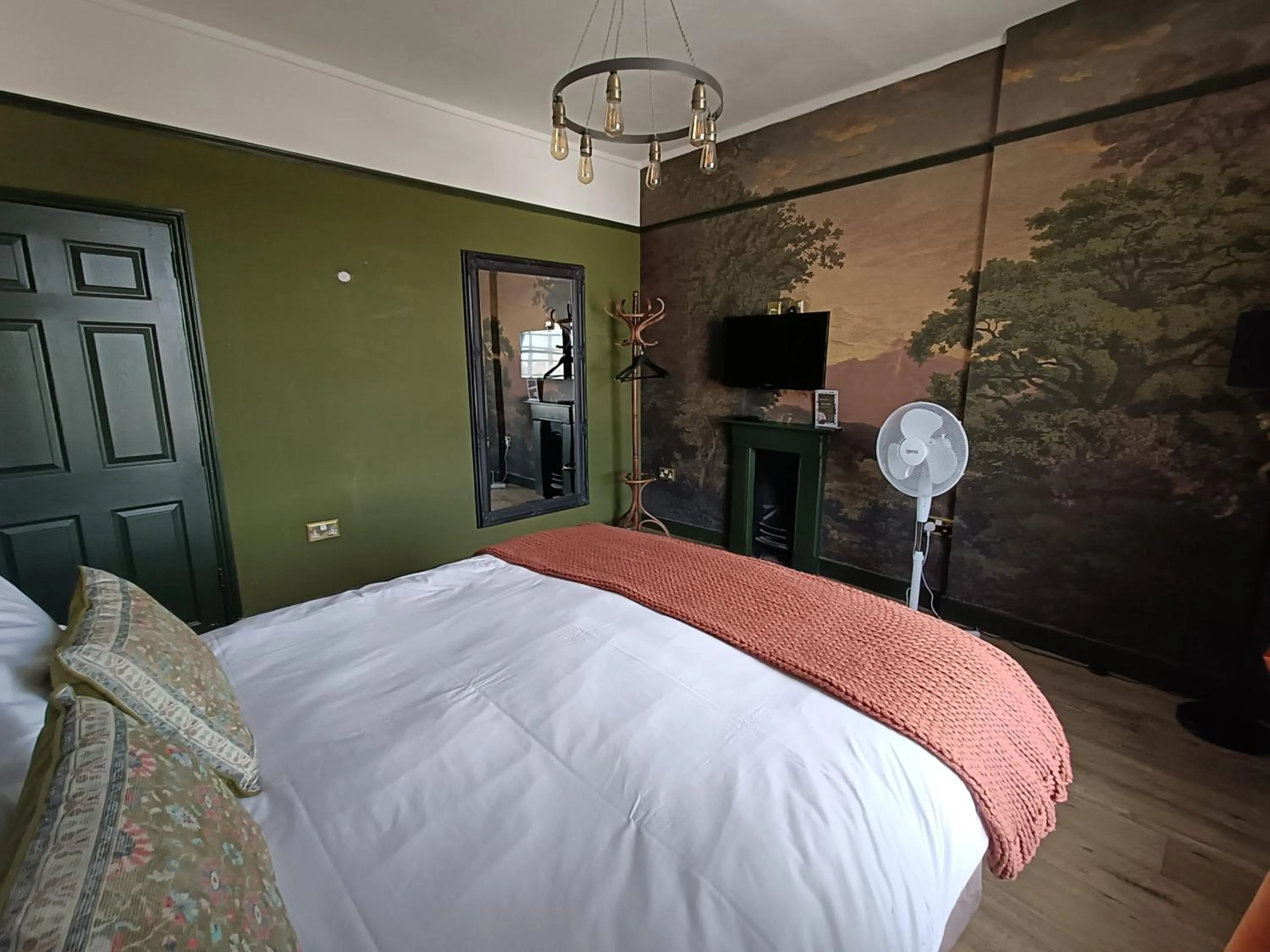 Bed in Rooms on The Prom