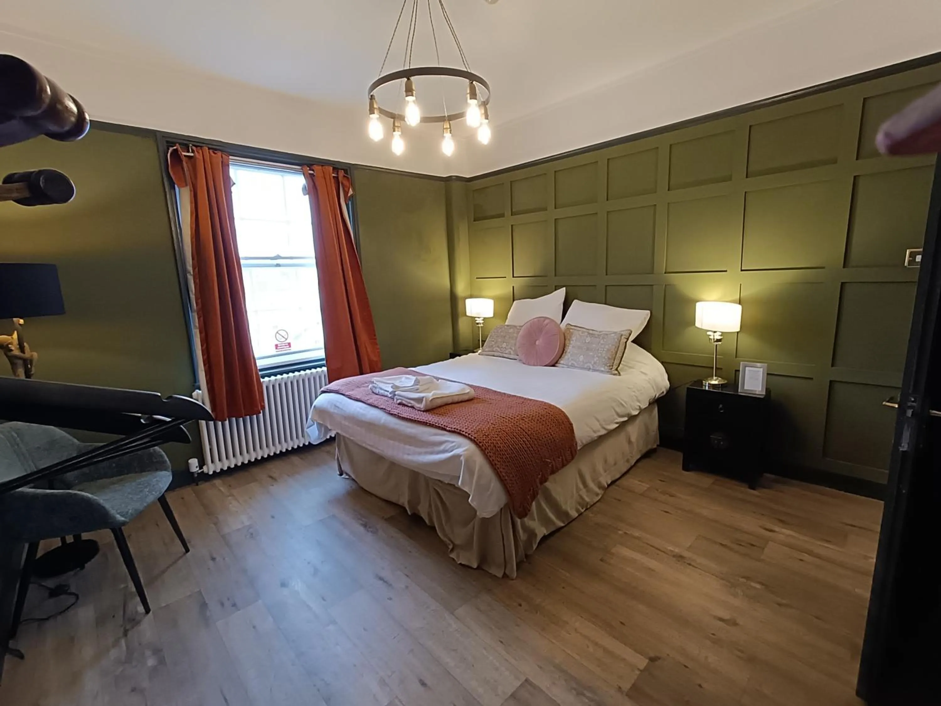 Photo of the whole room, Bed in Rooms on The Prom