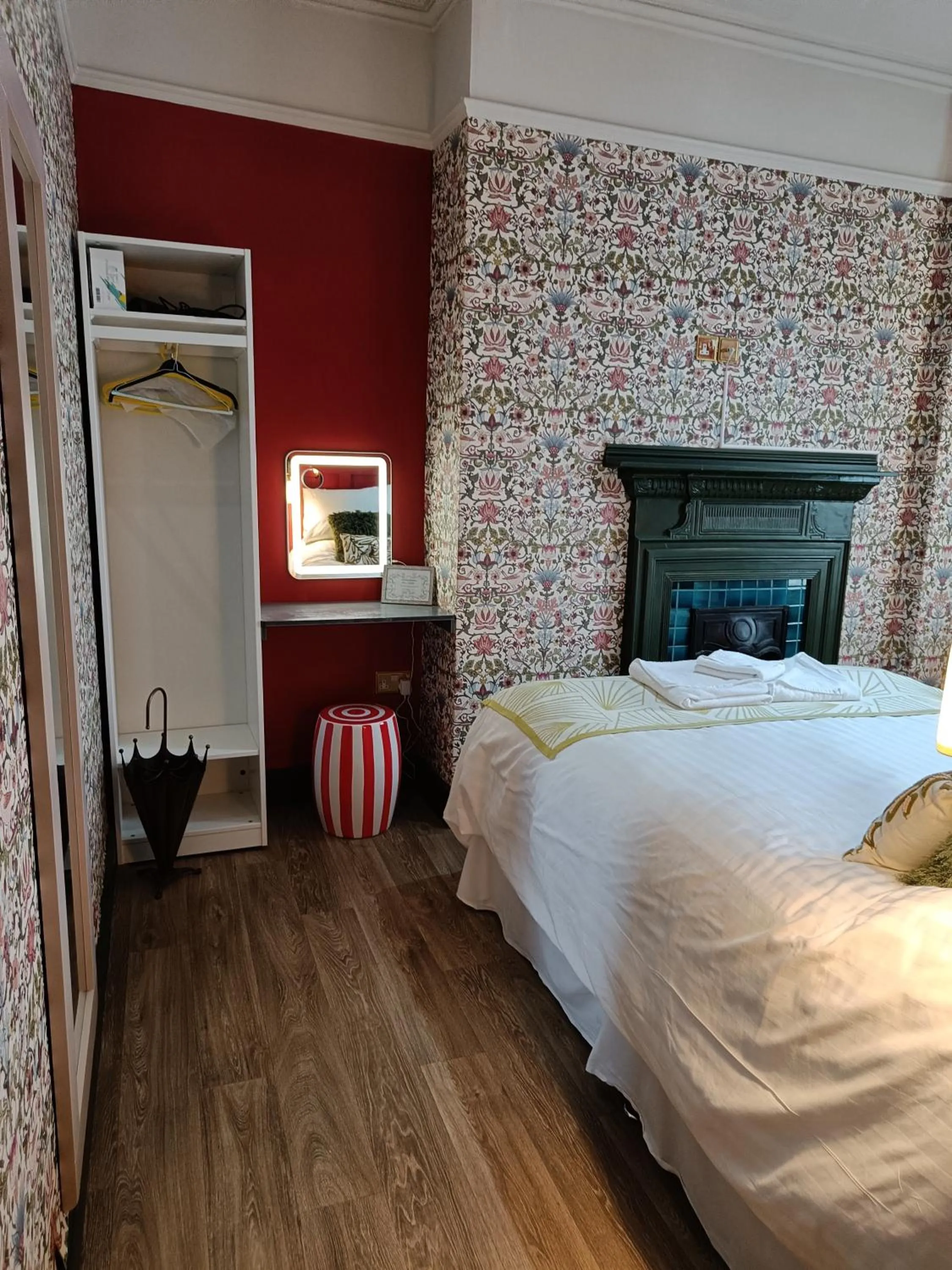 Photo of the whole room, Bed in Rooms on The Prom