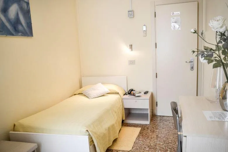 Photo of the whole room in Hotel Santa Lucia