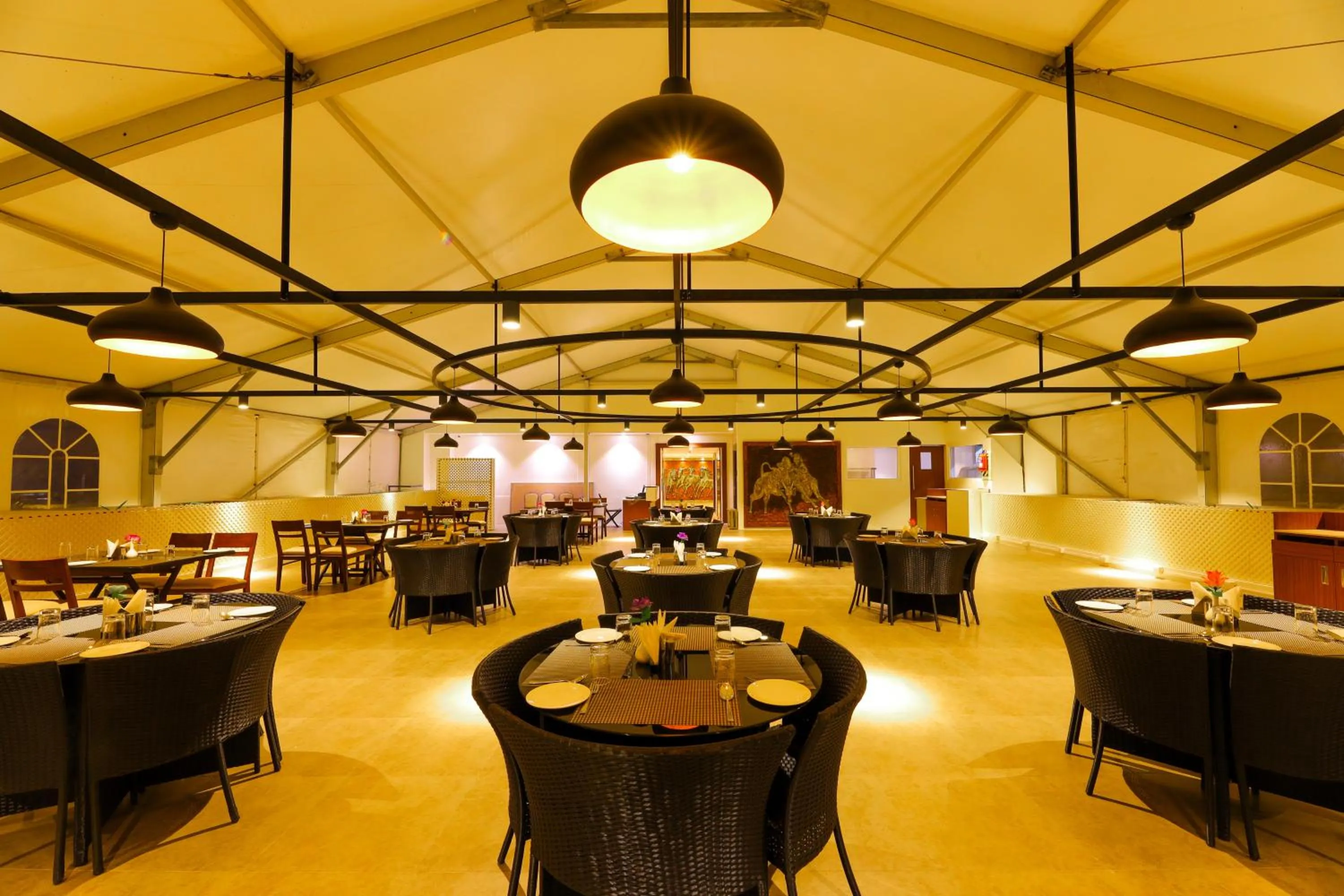 Restaurant/places to eat in Annai Resorts & Spa