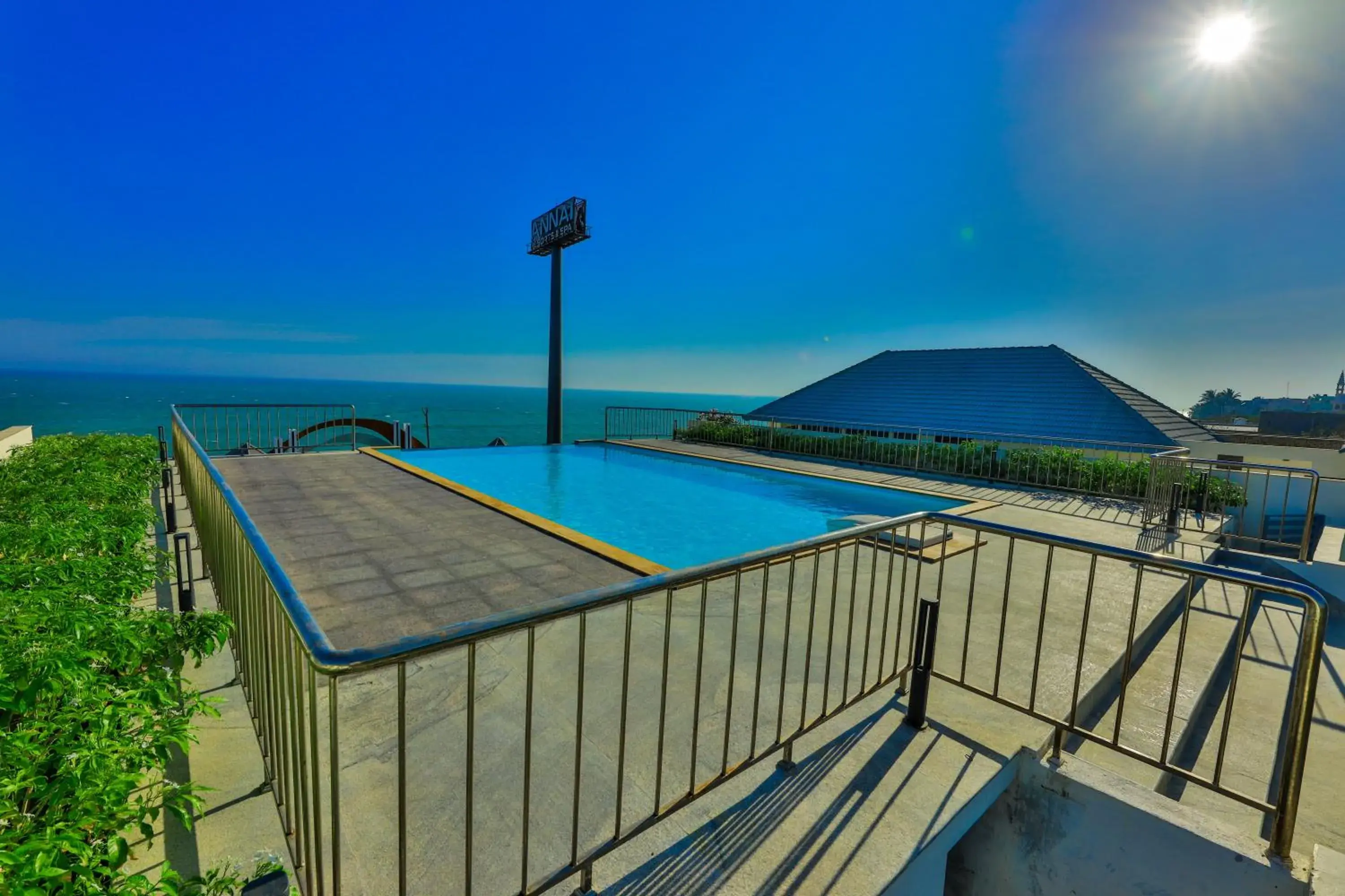 Swimming pool in Annai Resorts & Spa Swimming pool in Annai Resorts & Spa