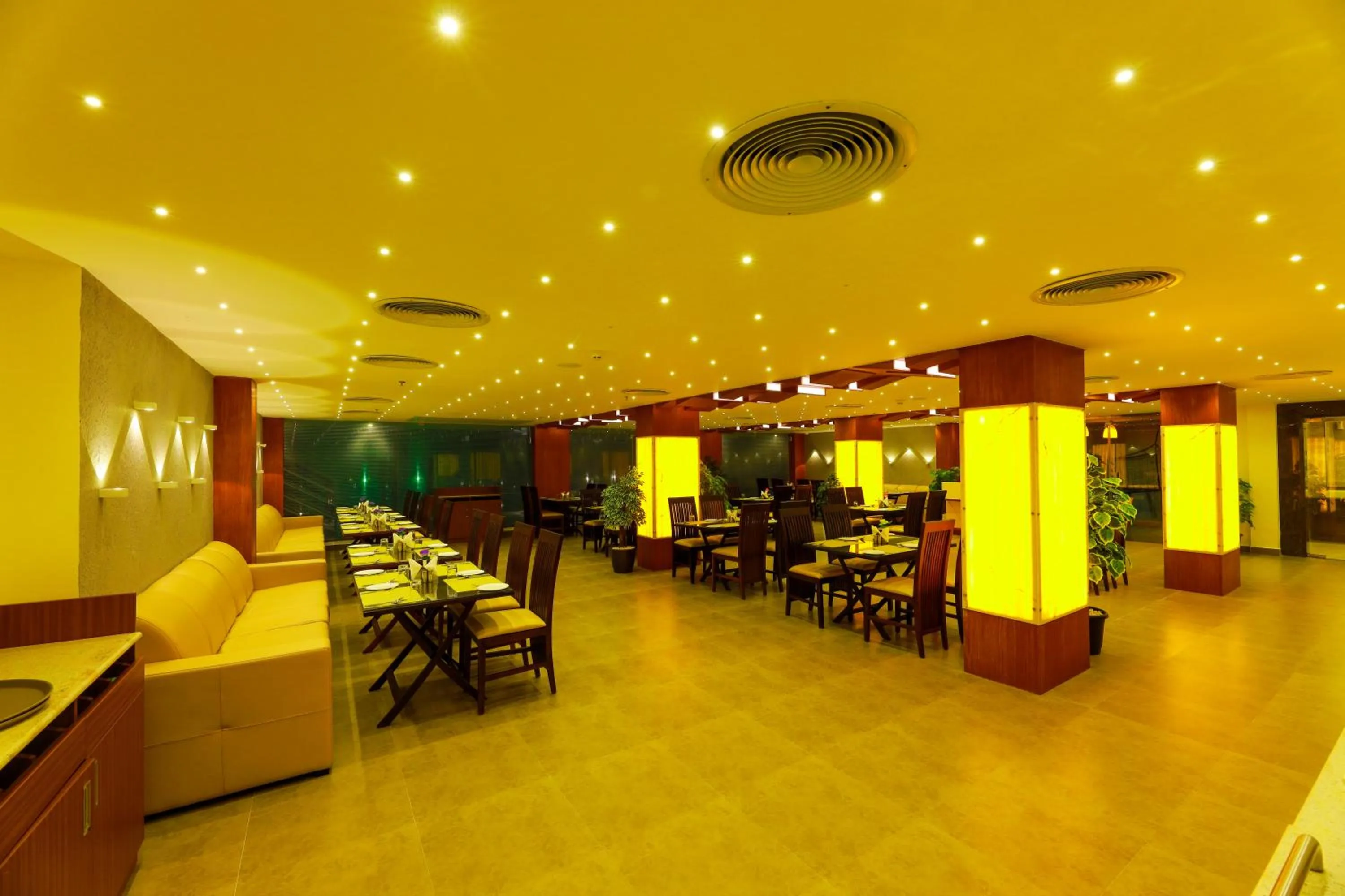 Restaurant/places to eat in Annai Resorts & Spa
