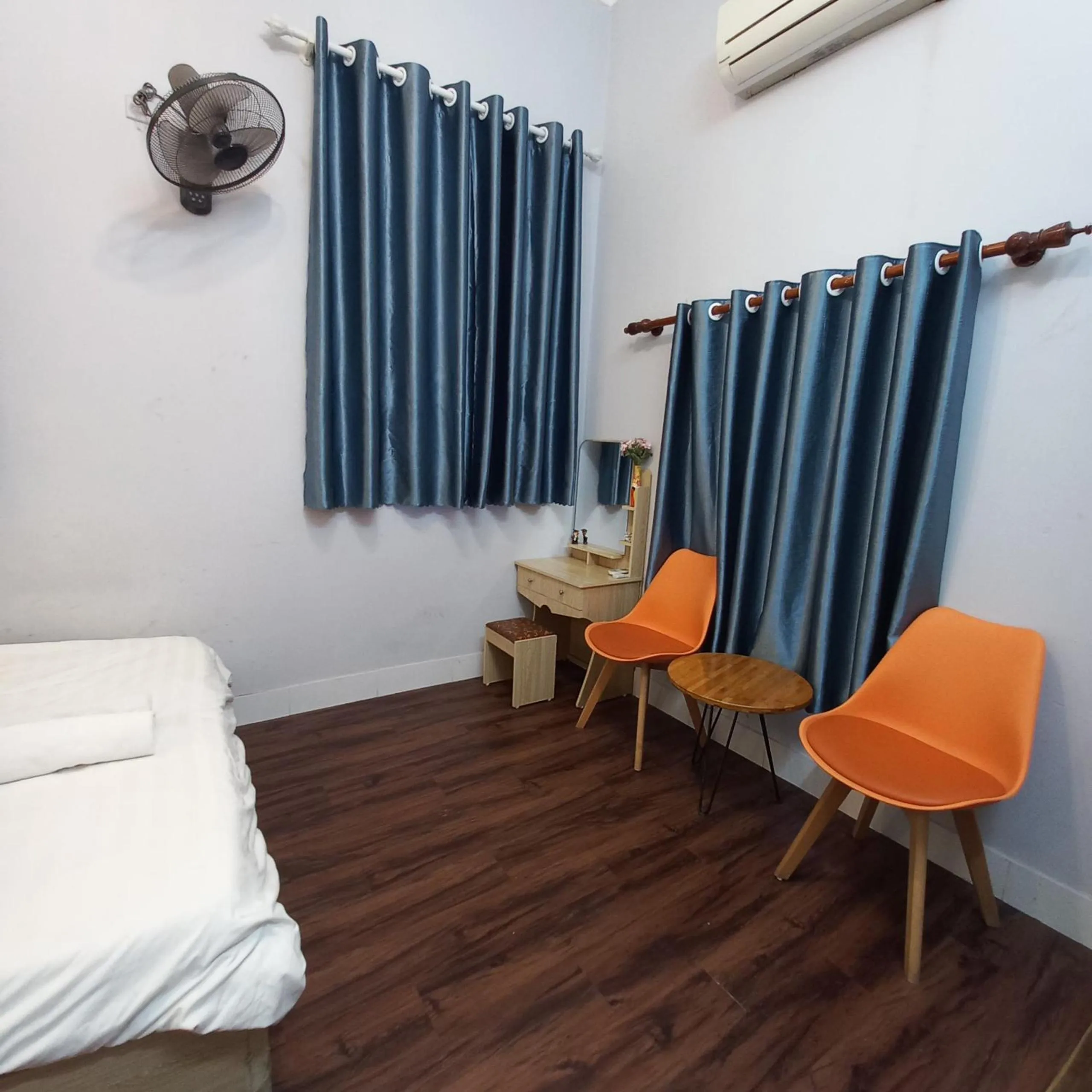 Seating area, Bed in Hanowood Homestay