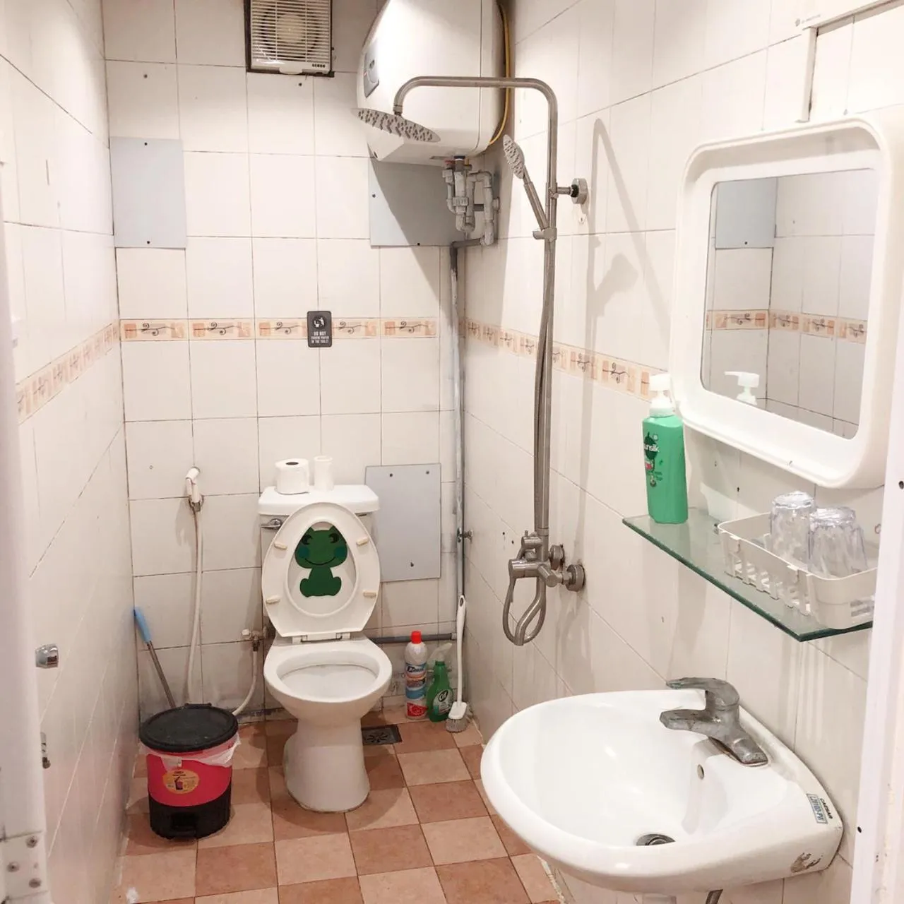 Shower in Hanowood Homestay