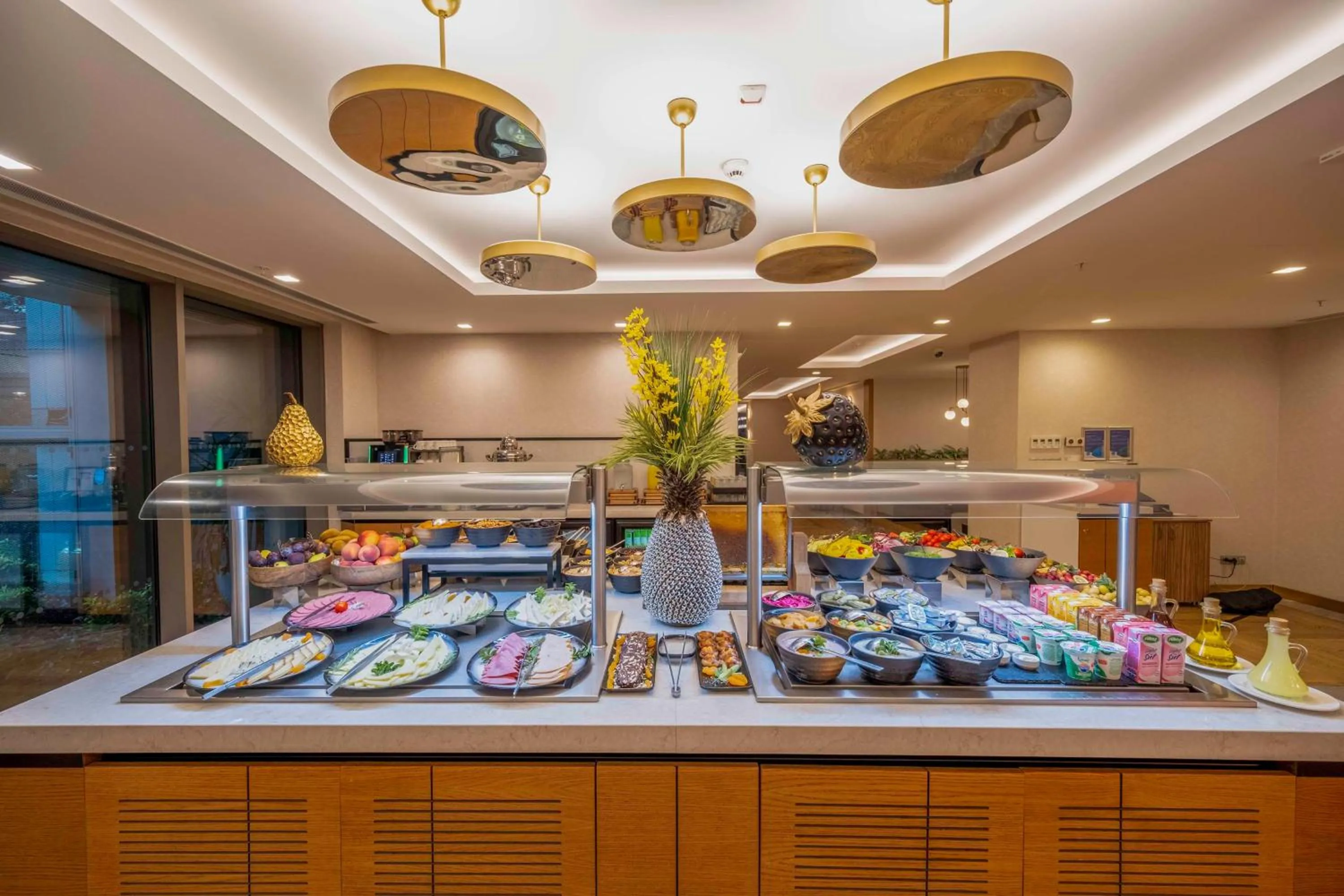 Breakfast in Radisson Residences Vadistanbul