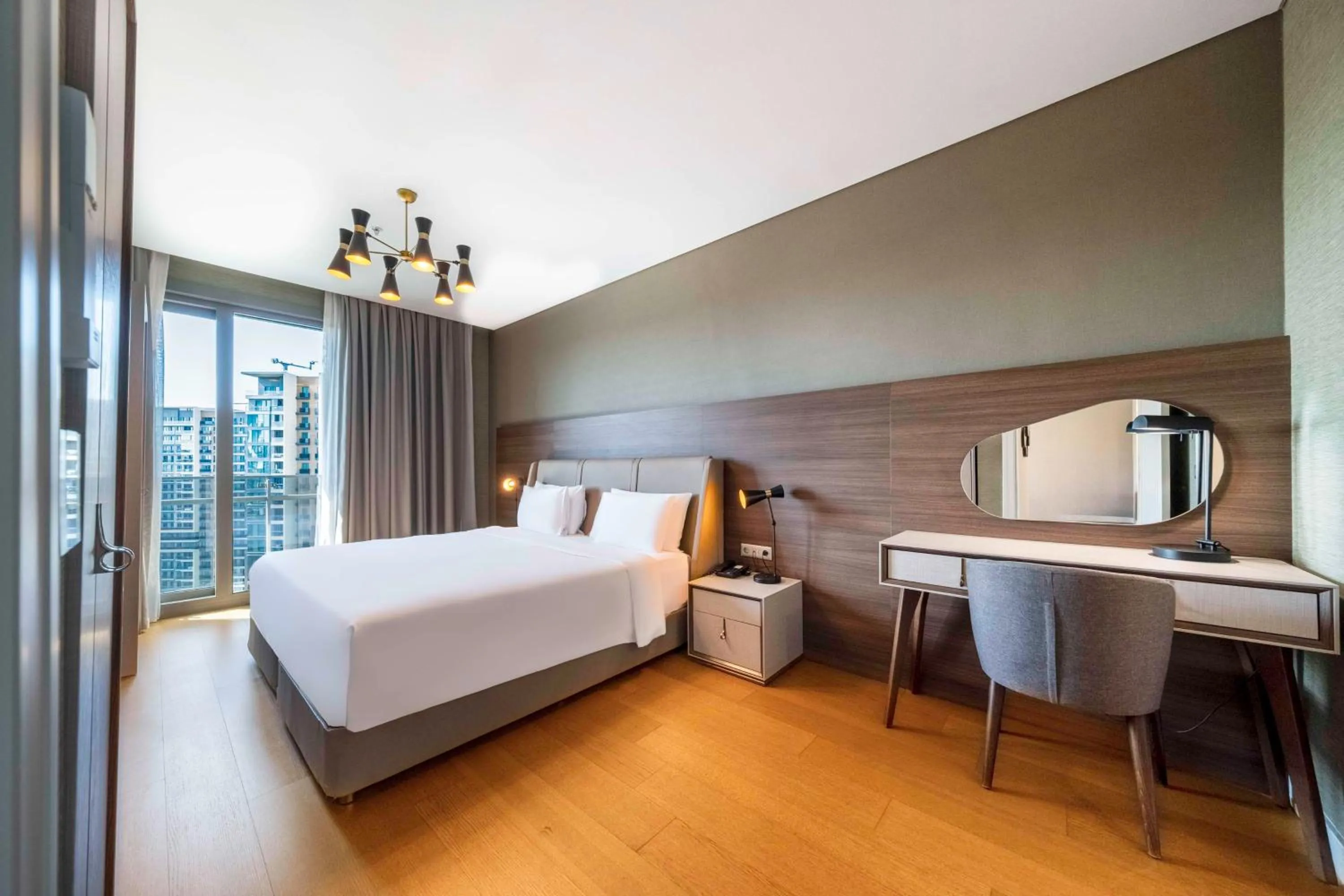 Photo of the whole room, Bed in Radisson Residences Vadistanbul