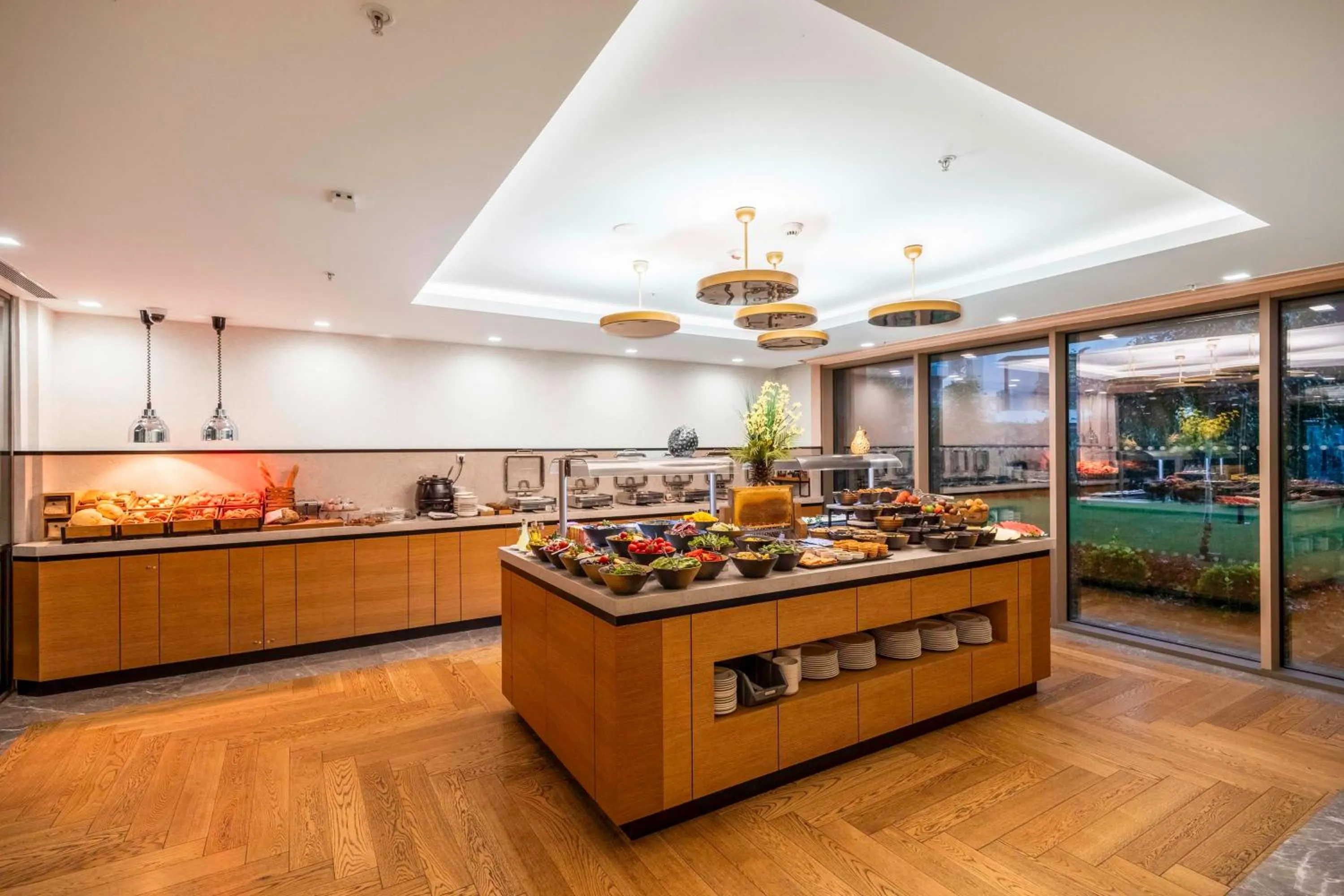 Restaurant/places to eat in Radisson Residences Vadistanbul